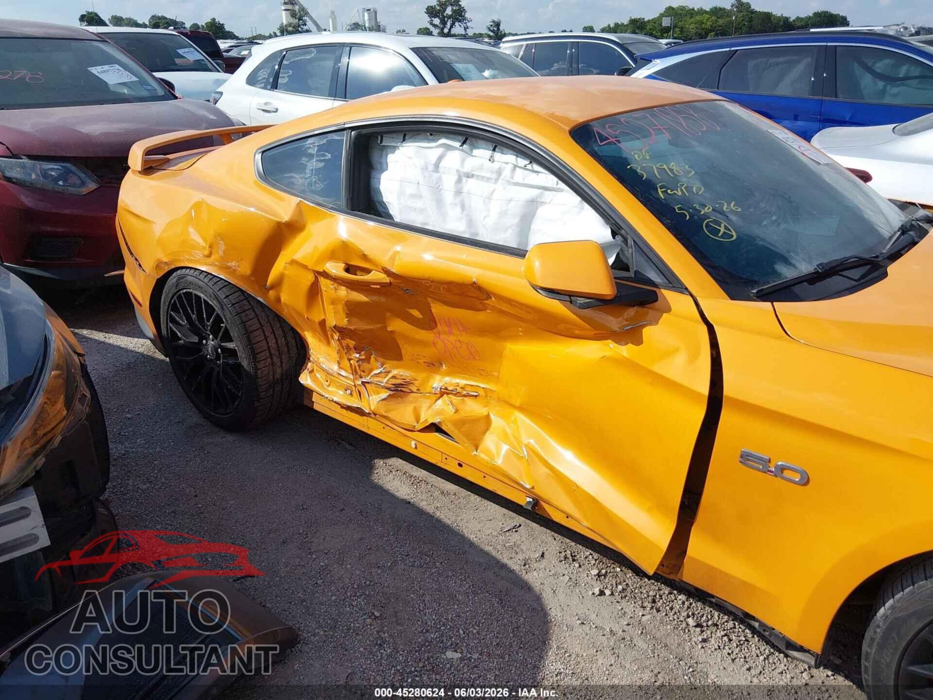 FORD MUSTANG 2018 - 1FA6P8CFXJ5113677