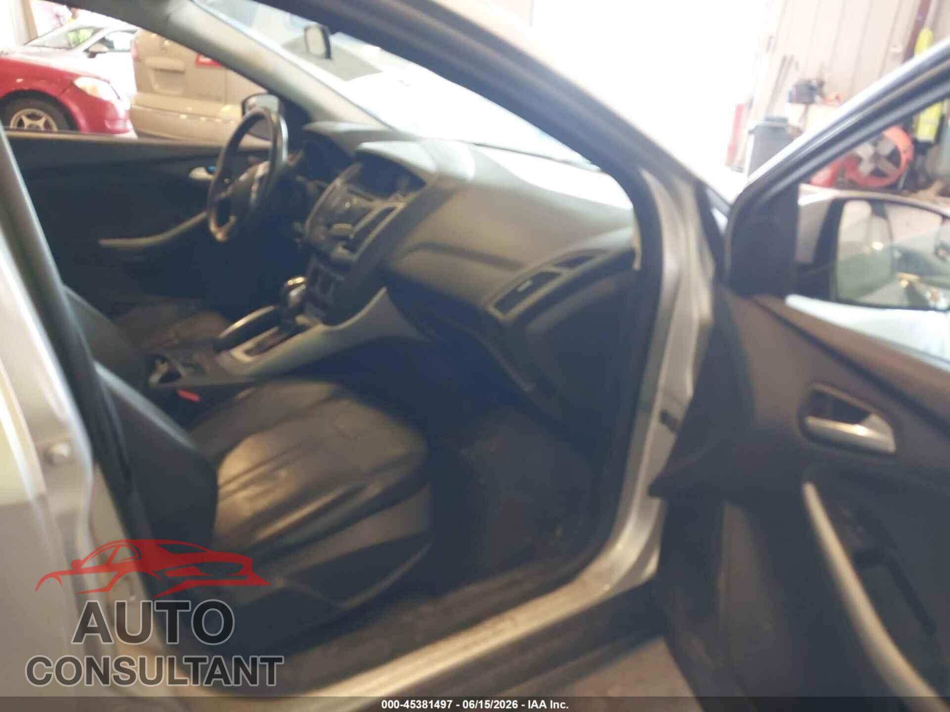 FORD FOCUS 2014 - 1FADP3F21EL107397