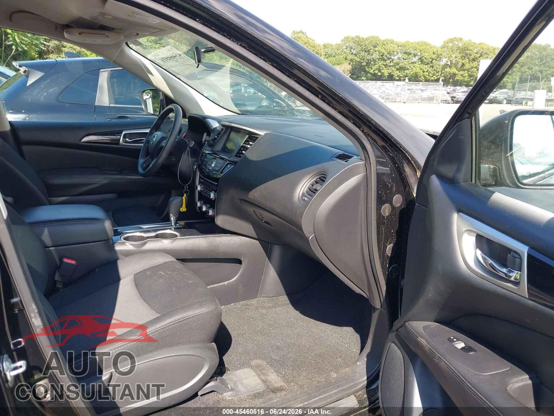 NISSAN PATHFINDER 2018 - 5N1DR2MN3JC659226