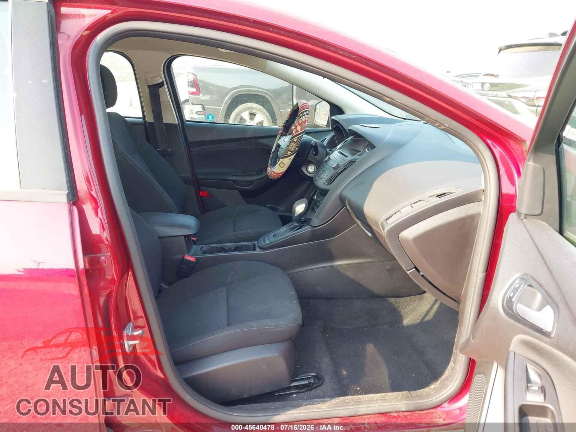 FORD FOCUS 2017 - 1FADP3K22HL313189
