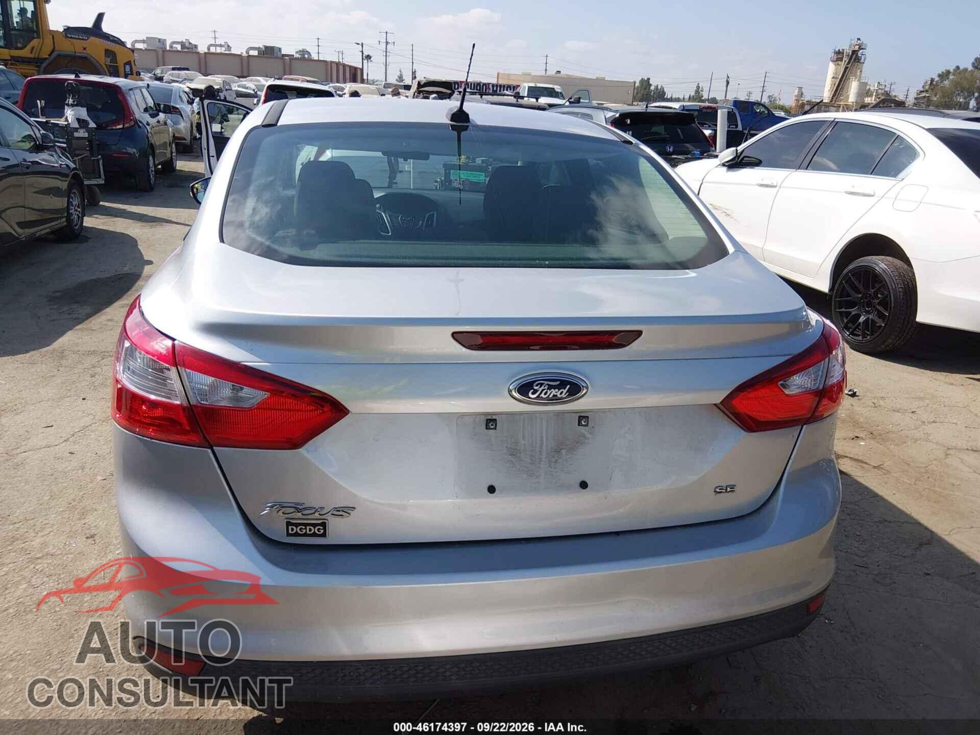 FORD FOCUS 2014 - 1FADP3F2XEL261977