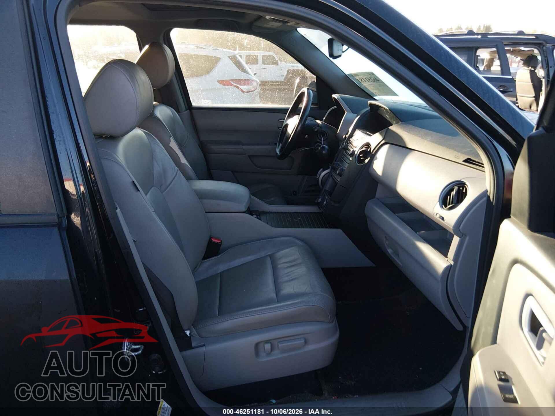 HONDA PILOT 2015 - 5FNYF4H71FB013781
