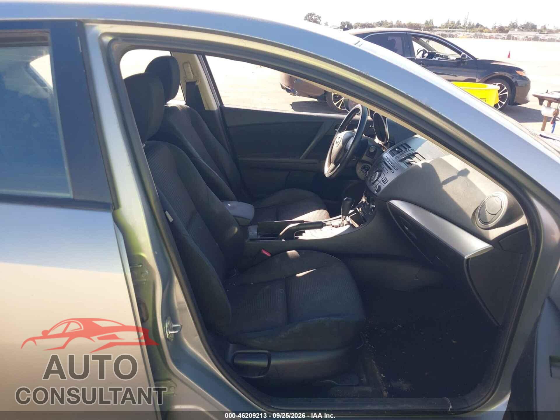 MAZDA MAZDA3 2012 - JM1BL1UF2C1589040