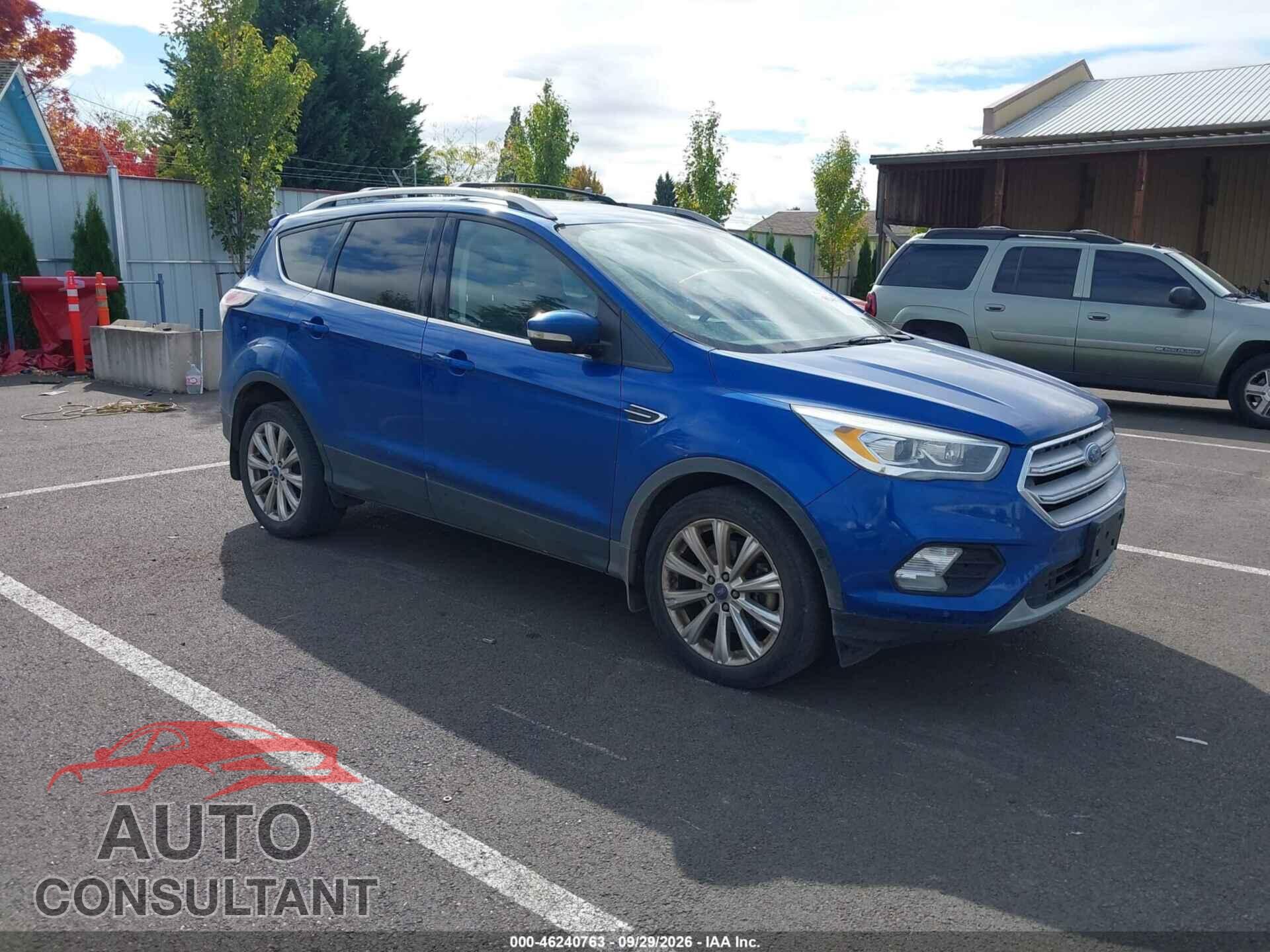 FORD ESCAPE 2017 - 1FMCU9J98HUA62071