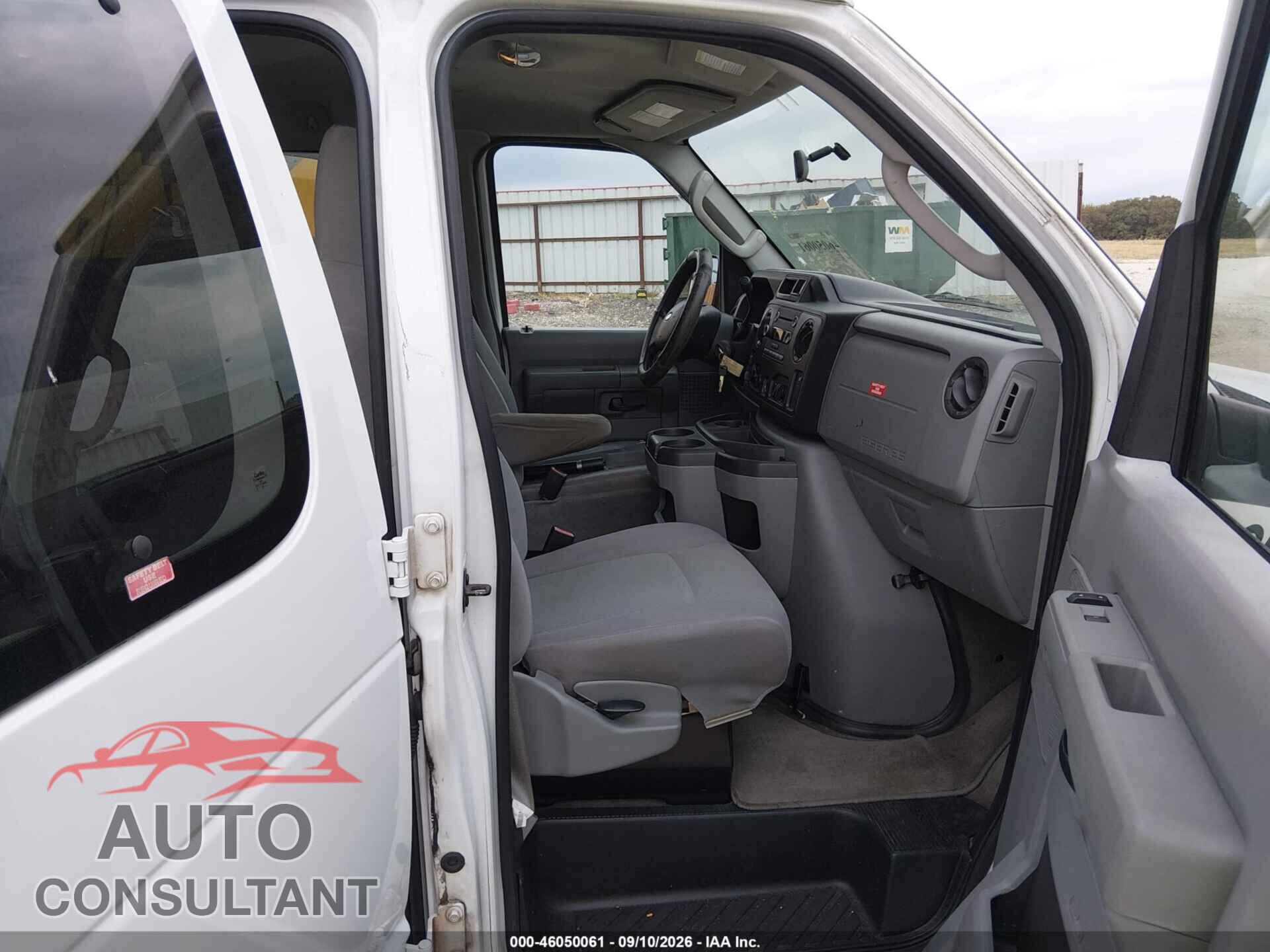 FORD E-350 SUPER DUTY 2011 - 1FBSS3BL5BDB10392