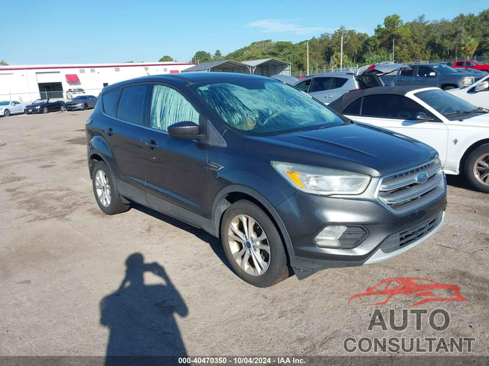 FORD ESCAPE 2017 - 1FMCU0G91HUA28489