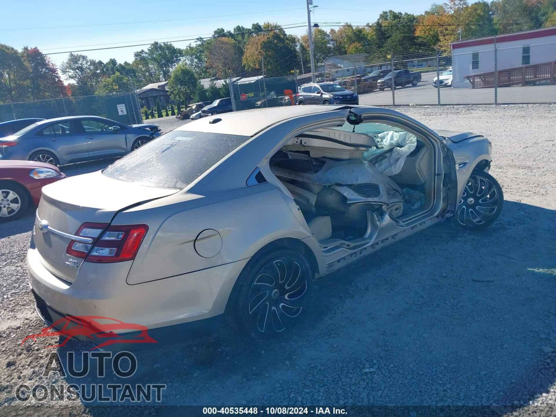 FORD TAURUS 2017 - 1FAHP2E88HG118430
