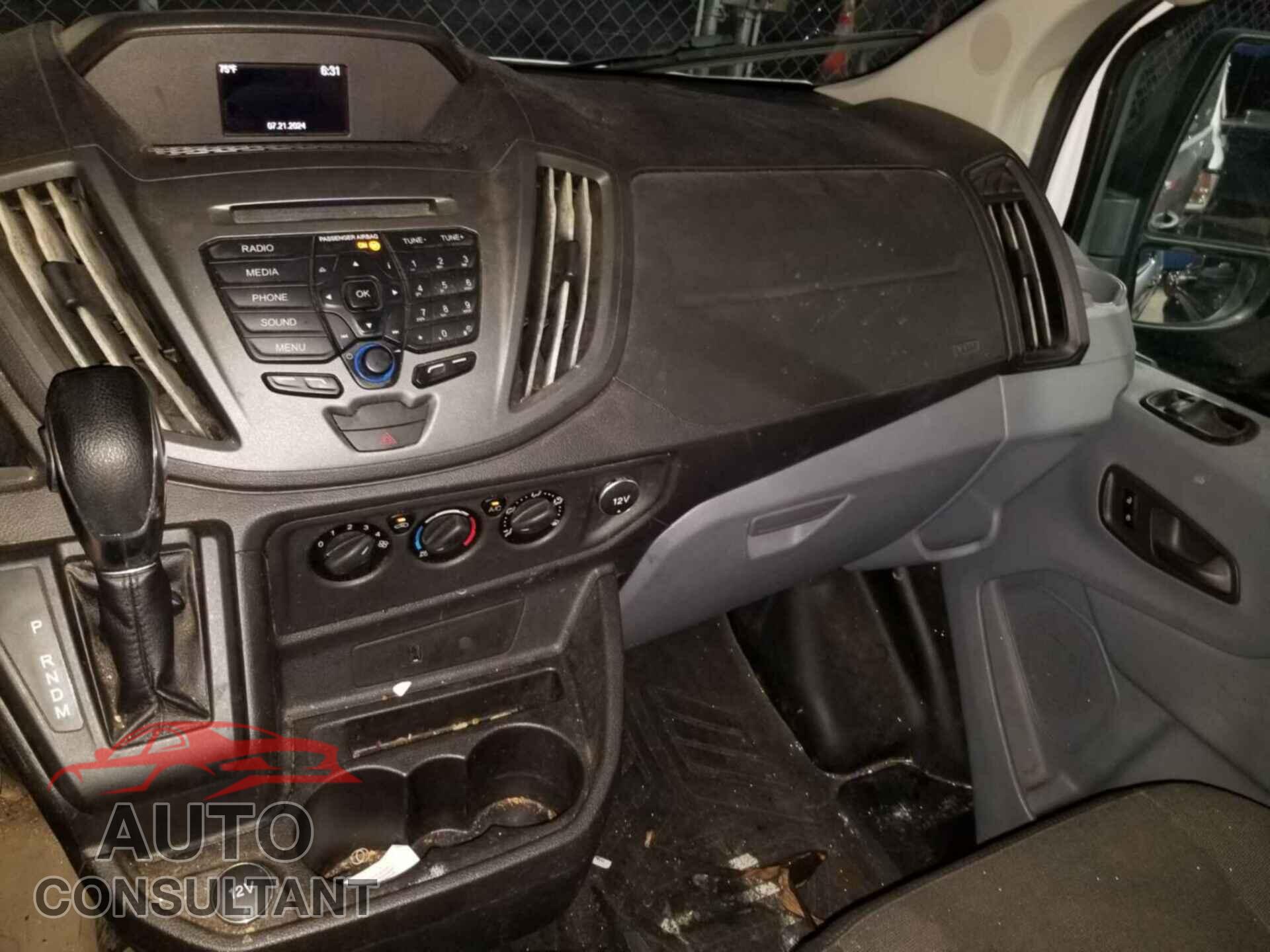 FORD TRANSIT 2017 - 1FTYR1YM8HKB57040