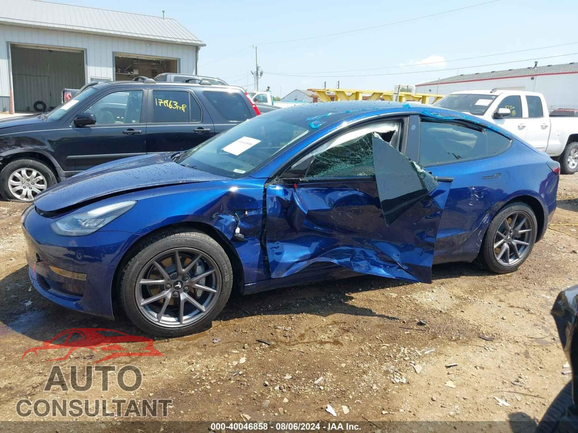 TESLA MODEL 3 2021 - 5YJ3E1EA5MF859470