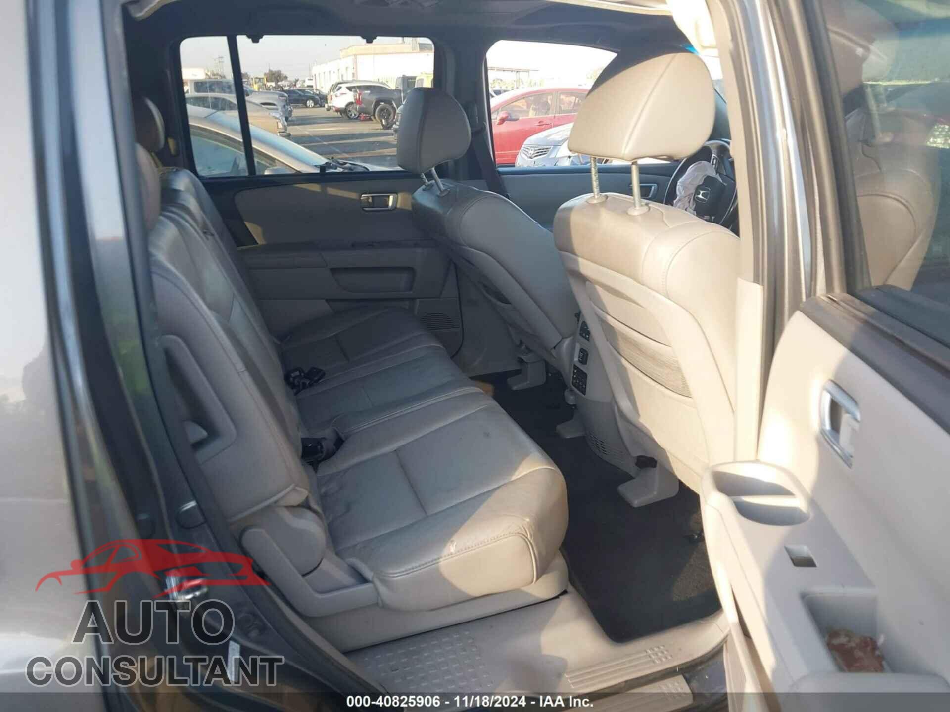 HONDA PILOT 2011 - 5FNYF3H96BB005939