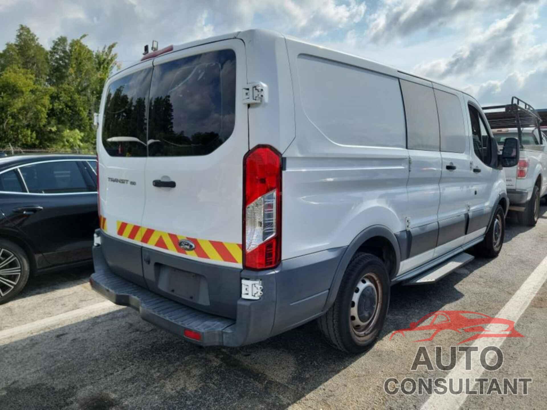 FORD TRANSIT-150 2018 - 1FTYE1ZM6JKA22879