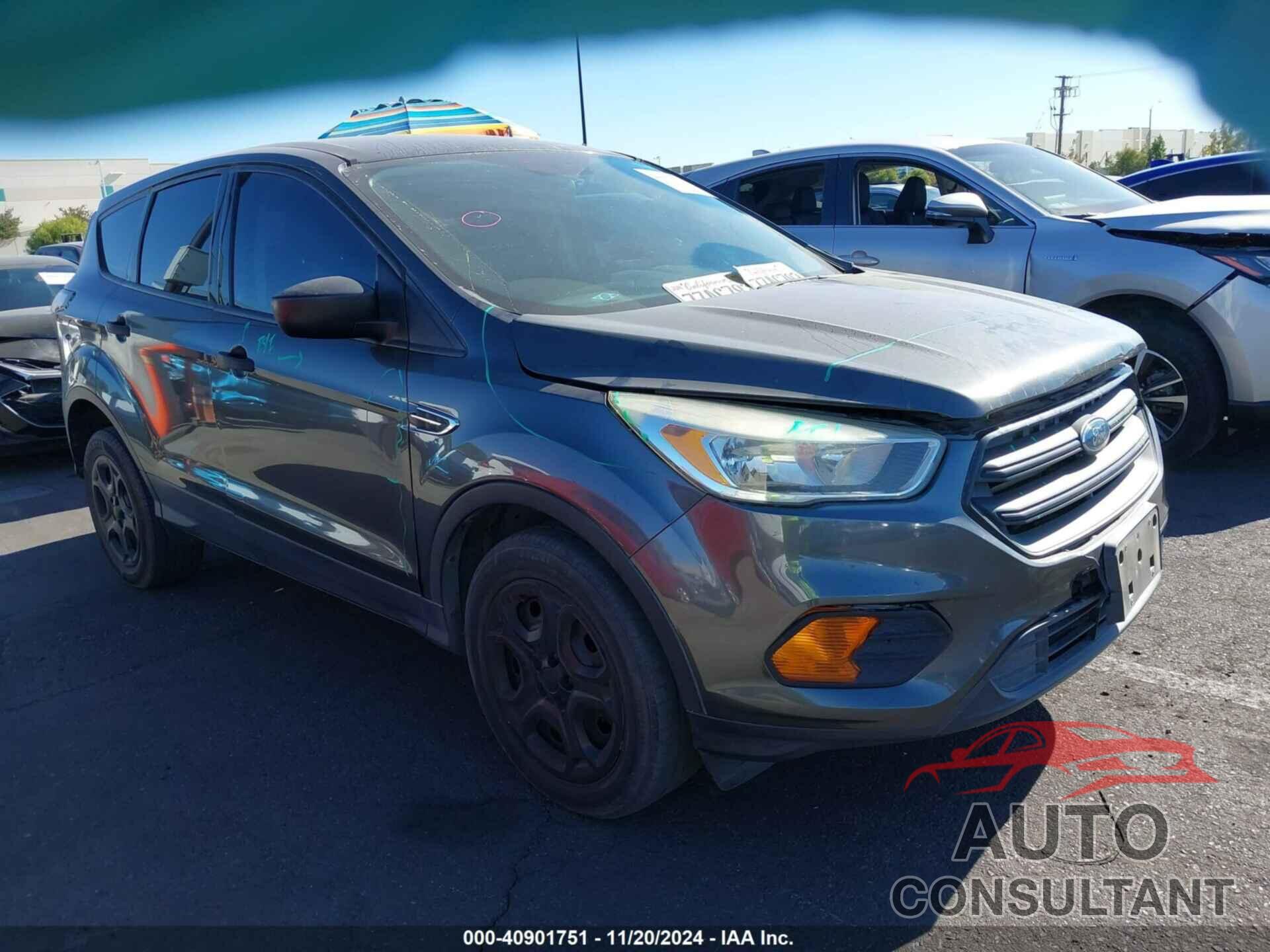 FORD ESCAPE 2017 - 1FMCU0F74HUE09477