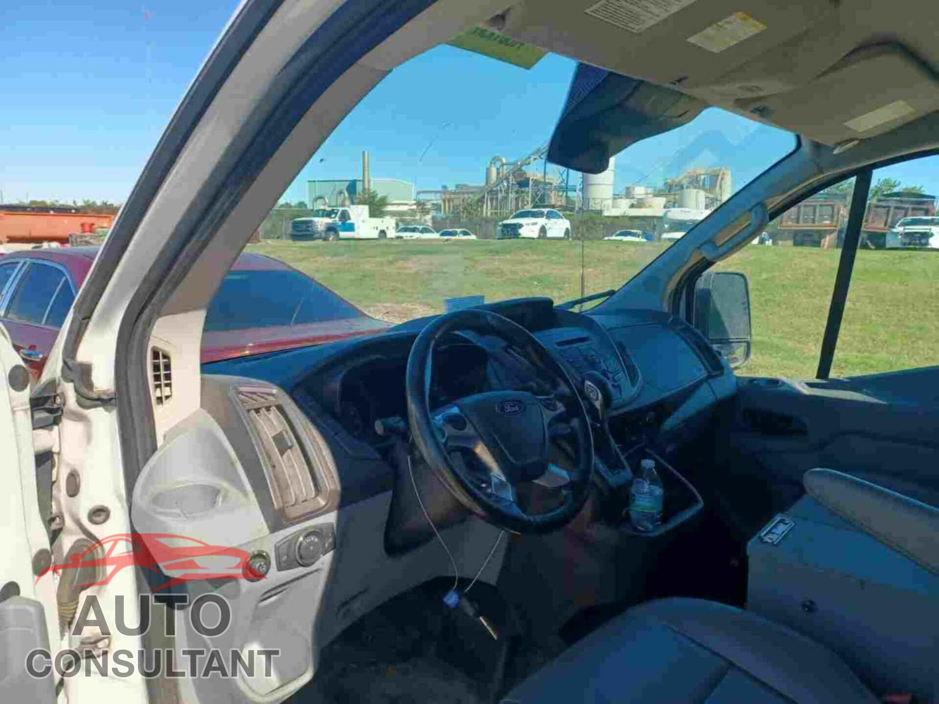FORD TRANSIT 2017 - 1FTYR1YM4HKB33236