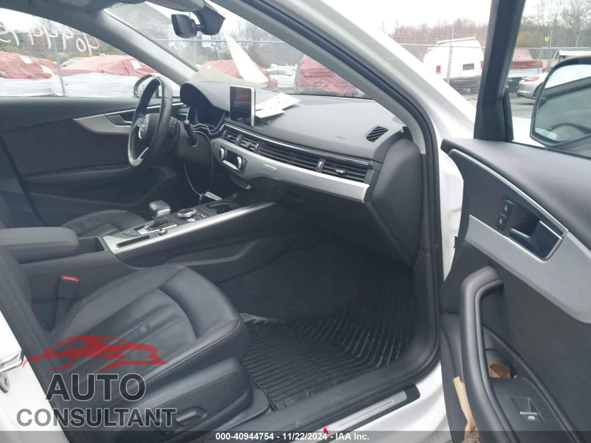 AUDI A4 2017 - WAUDNAF46HN054675