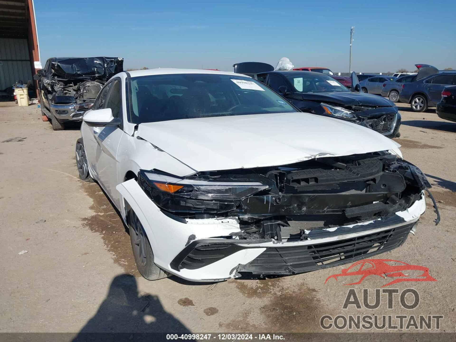 HYUNDAI ELANTRA 2024 - KMHLM4DG5RU793376