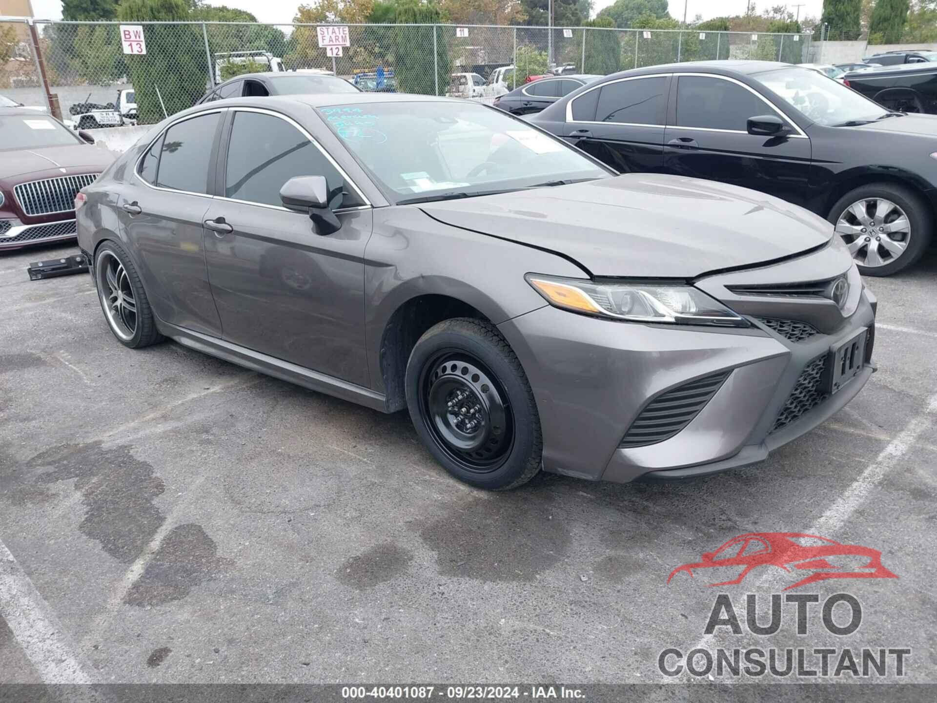 TOYOTA CAMRY 2018 - 4T1B11HK7JU602059