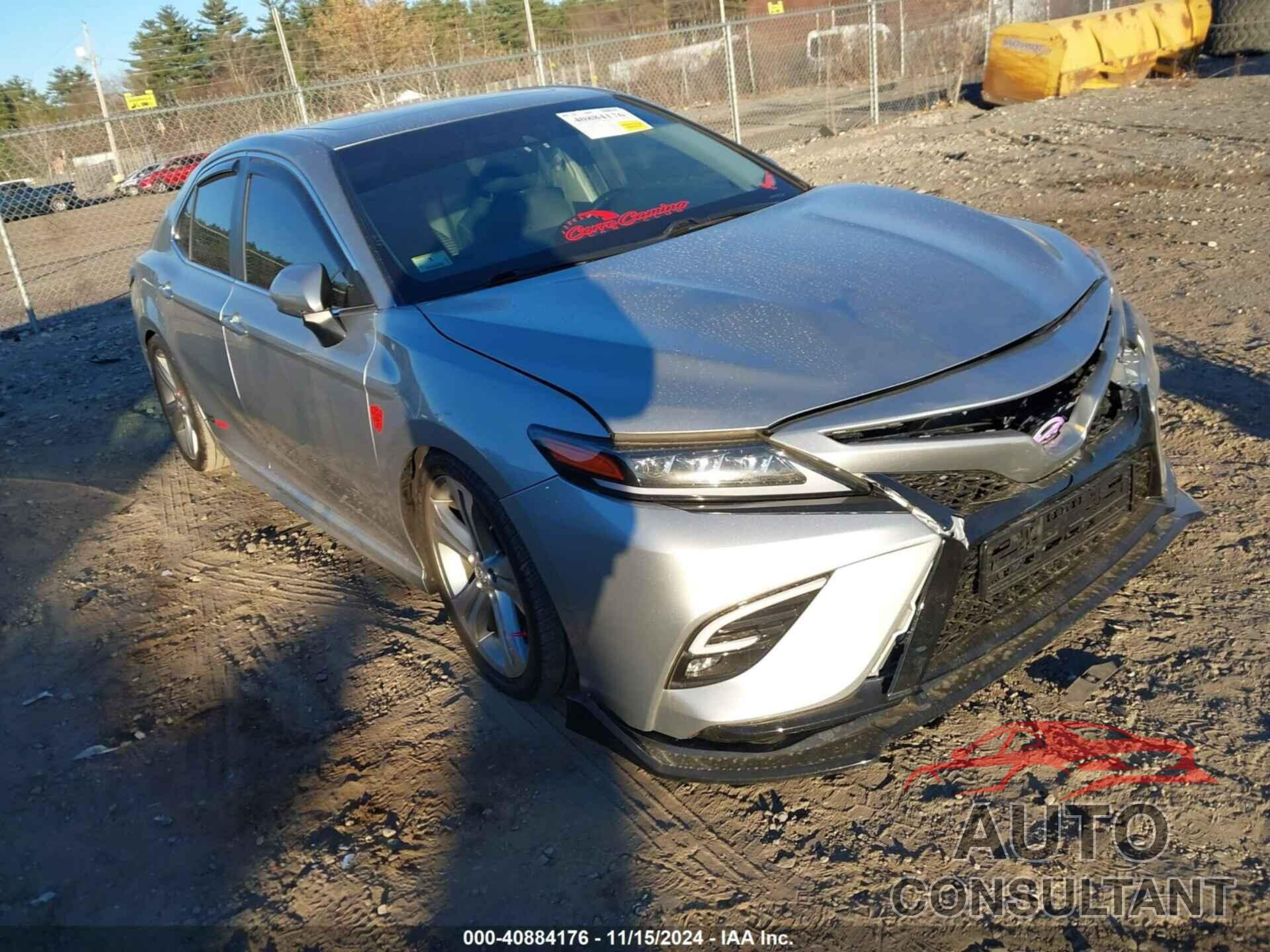 TOYOTA CAMRY 2018 - 4T1B11HK0JU658103