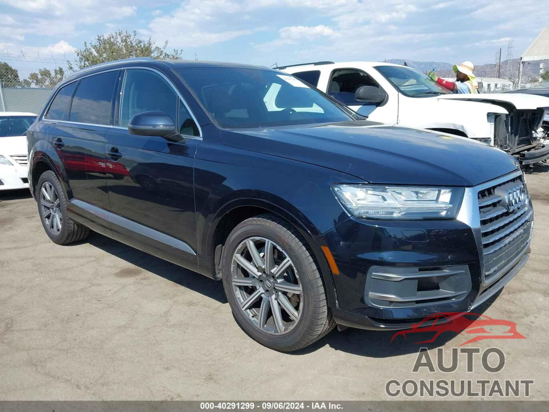 AUDI Q7 2018 - WA1VAAF77JD013782