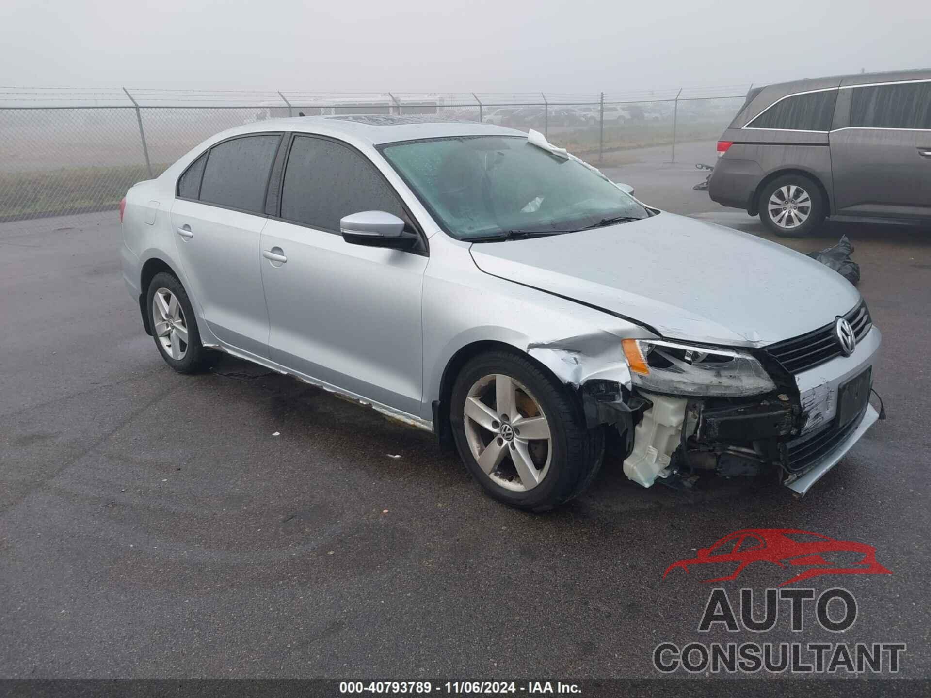 VOLKSWAGEN JETTA 2011 - 3VWLL7AJ5BM053472