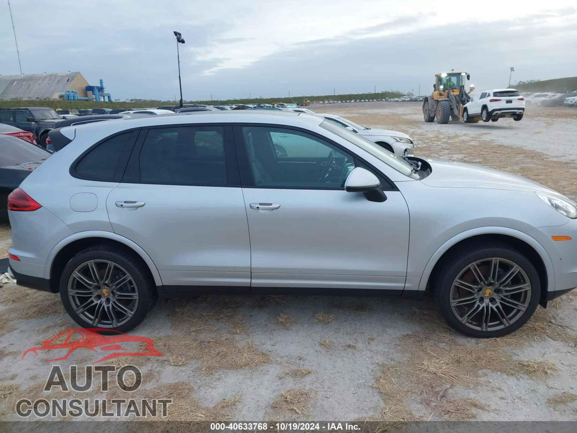 PORSCHE CAYENNE 2018 - WP1AA2A29JKA02122