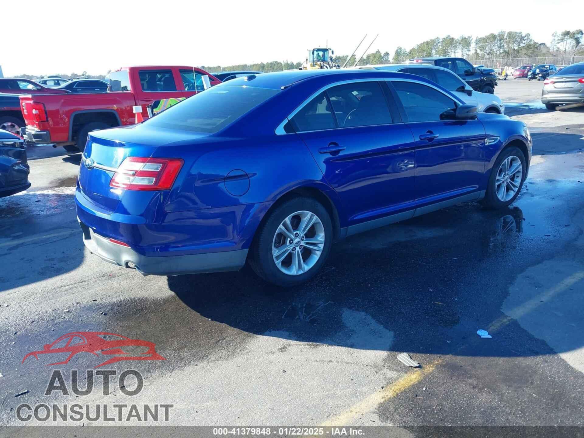 FORD TAURUS 2015 - 1FAHP2D82FG131835