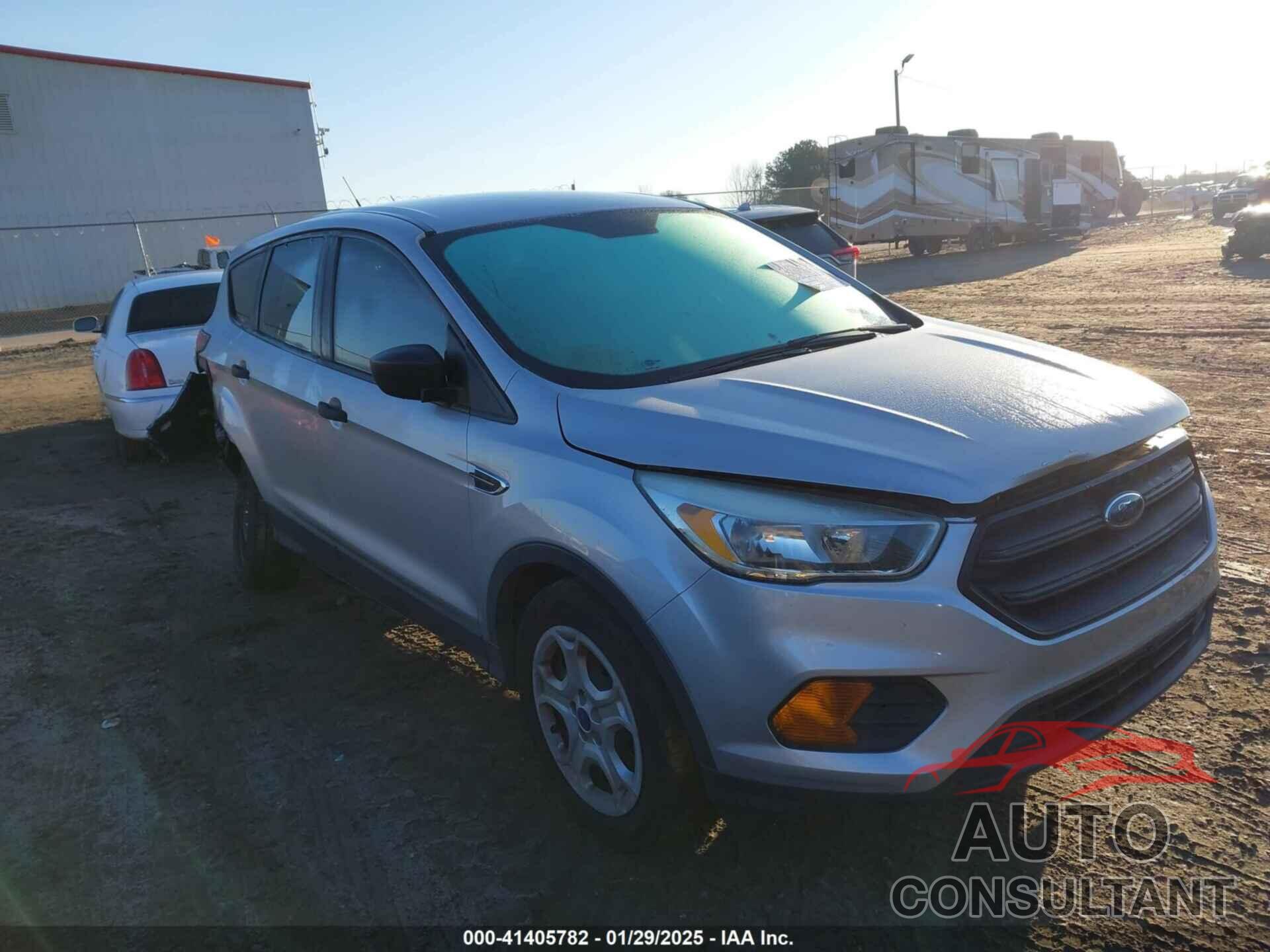 FORD ESCAPE 2017 - 1FMCU0F75HUB12556