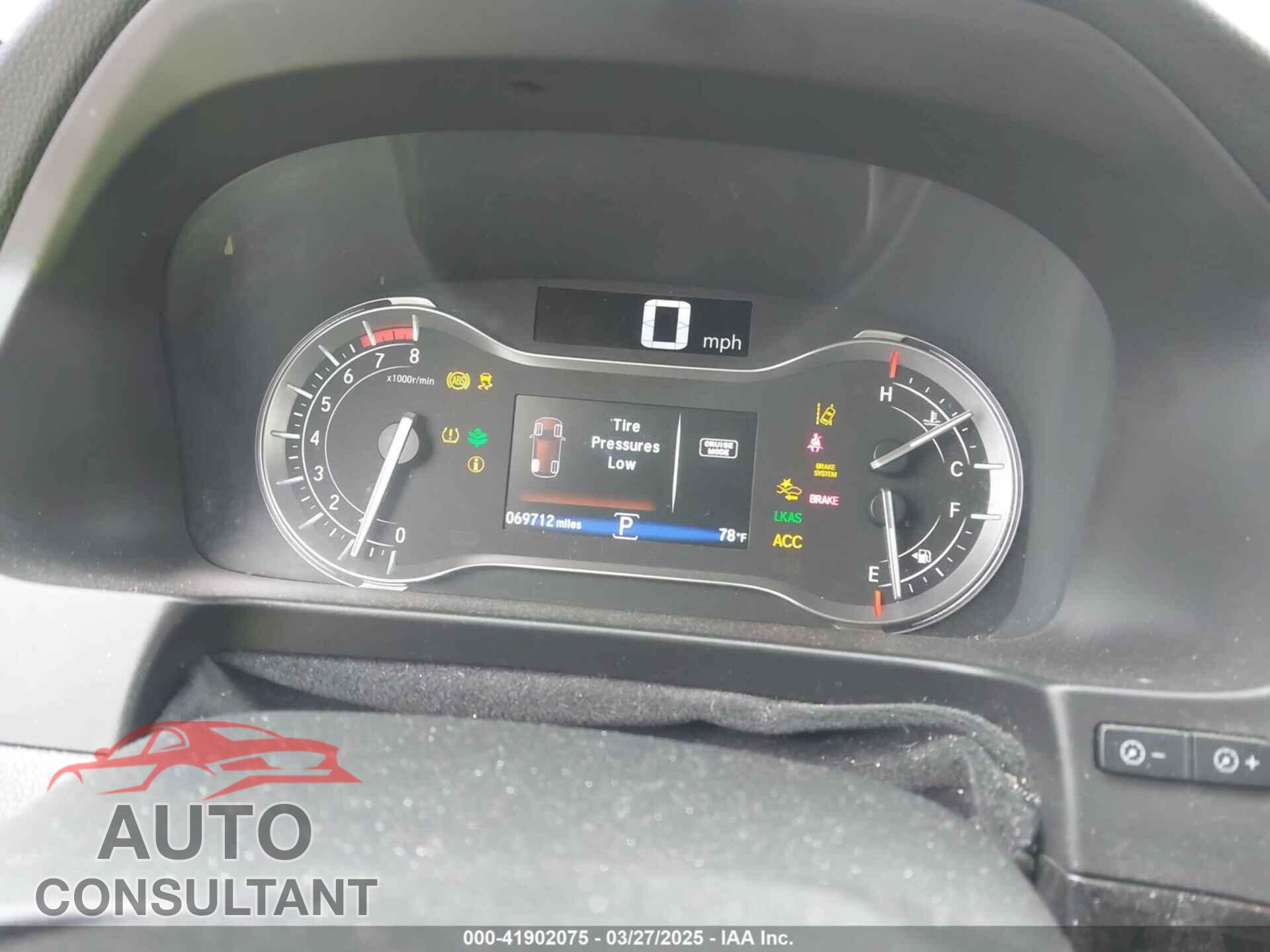 HONDA PILOT 2017 - 5FNYF6H90HB051700