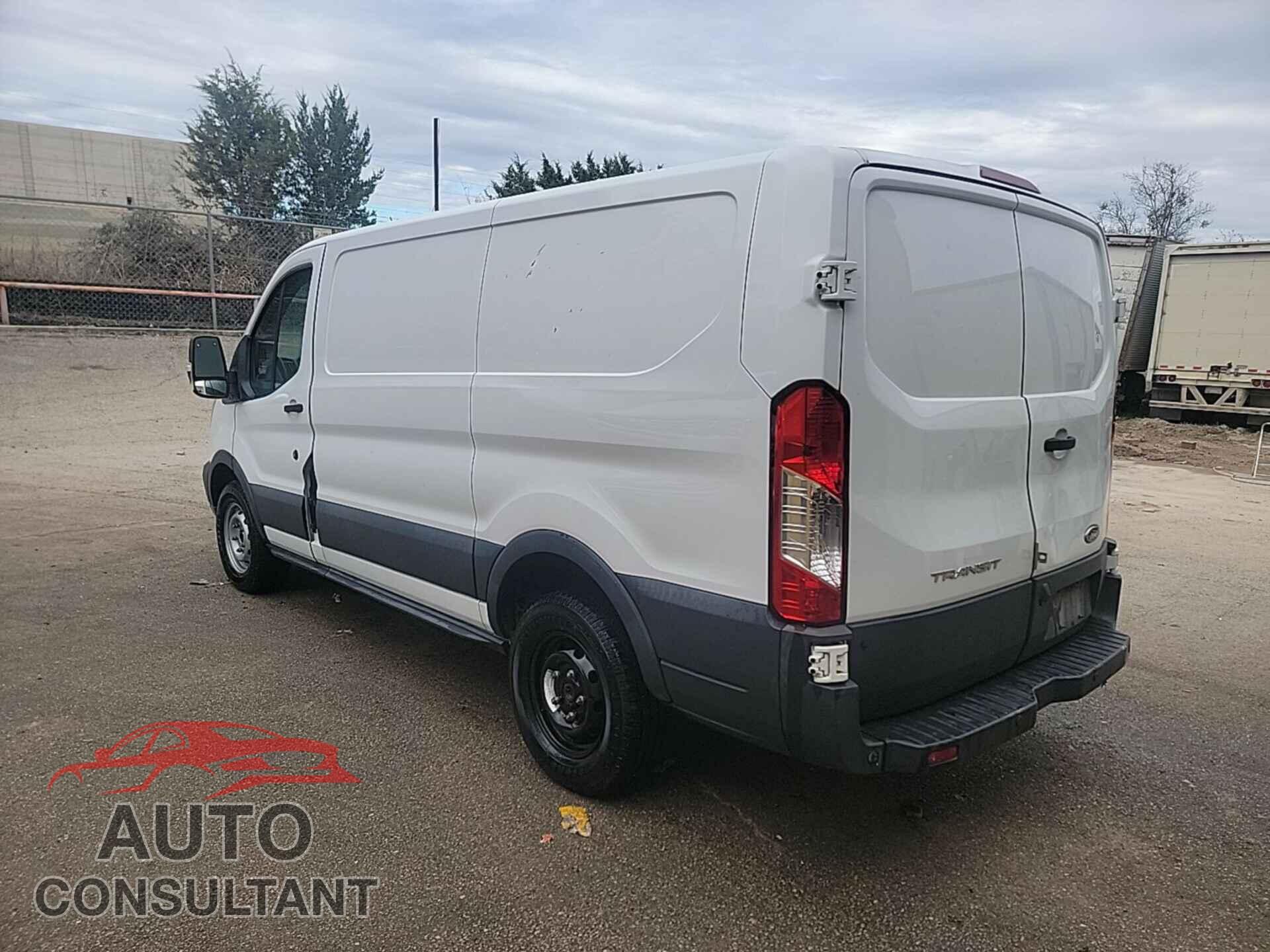 FORD TRANSIT-250 2017 - 1FTYR1YM0HKA32033