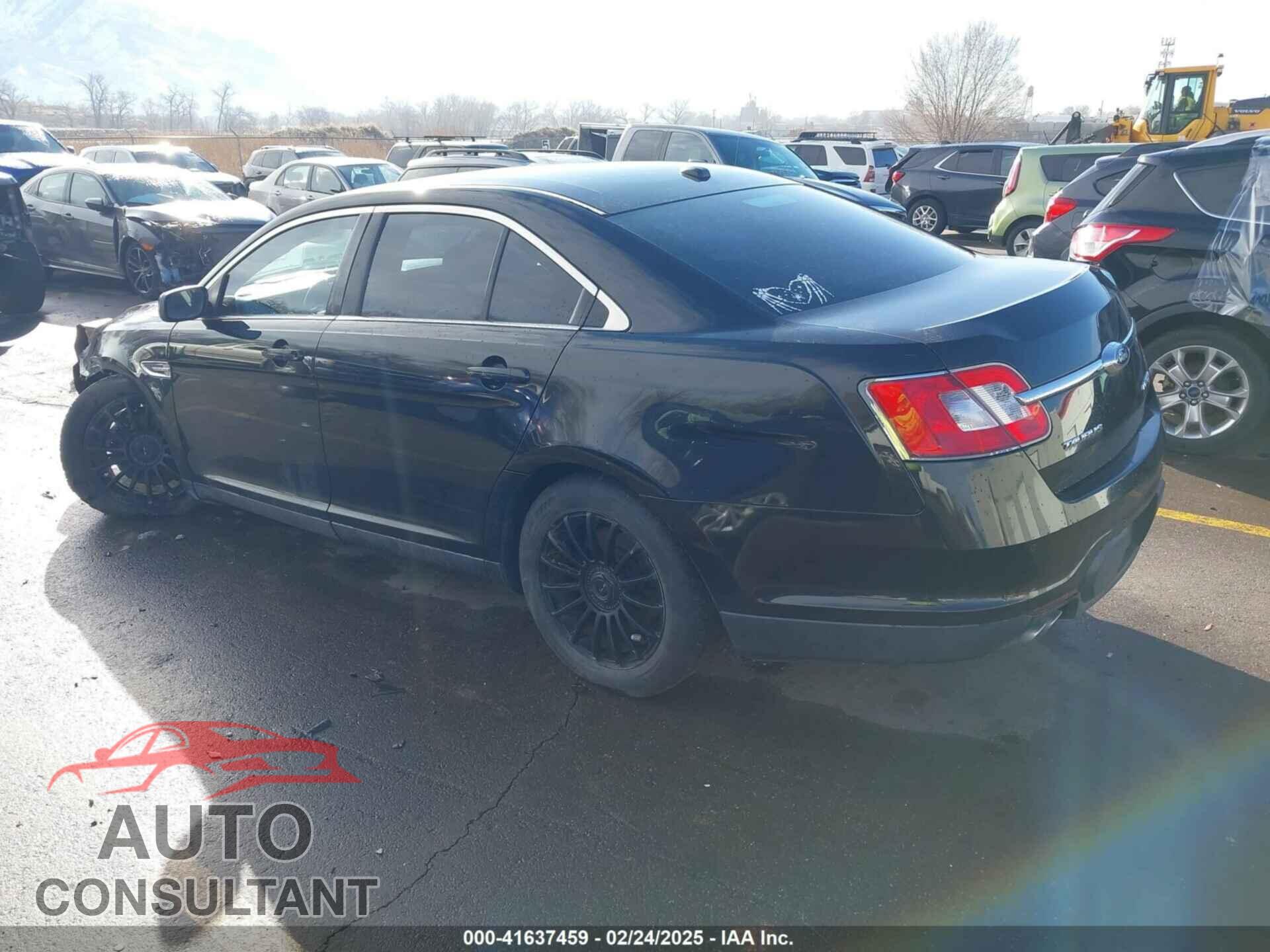 FORD TAURUS 2011 - 1FAHP2FW8BG120439
