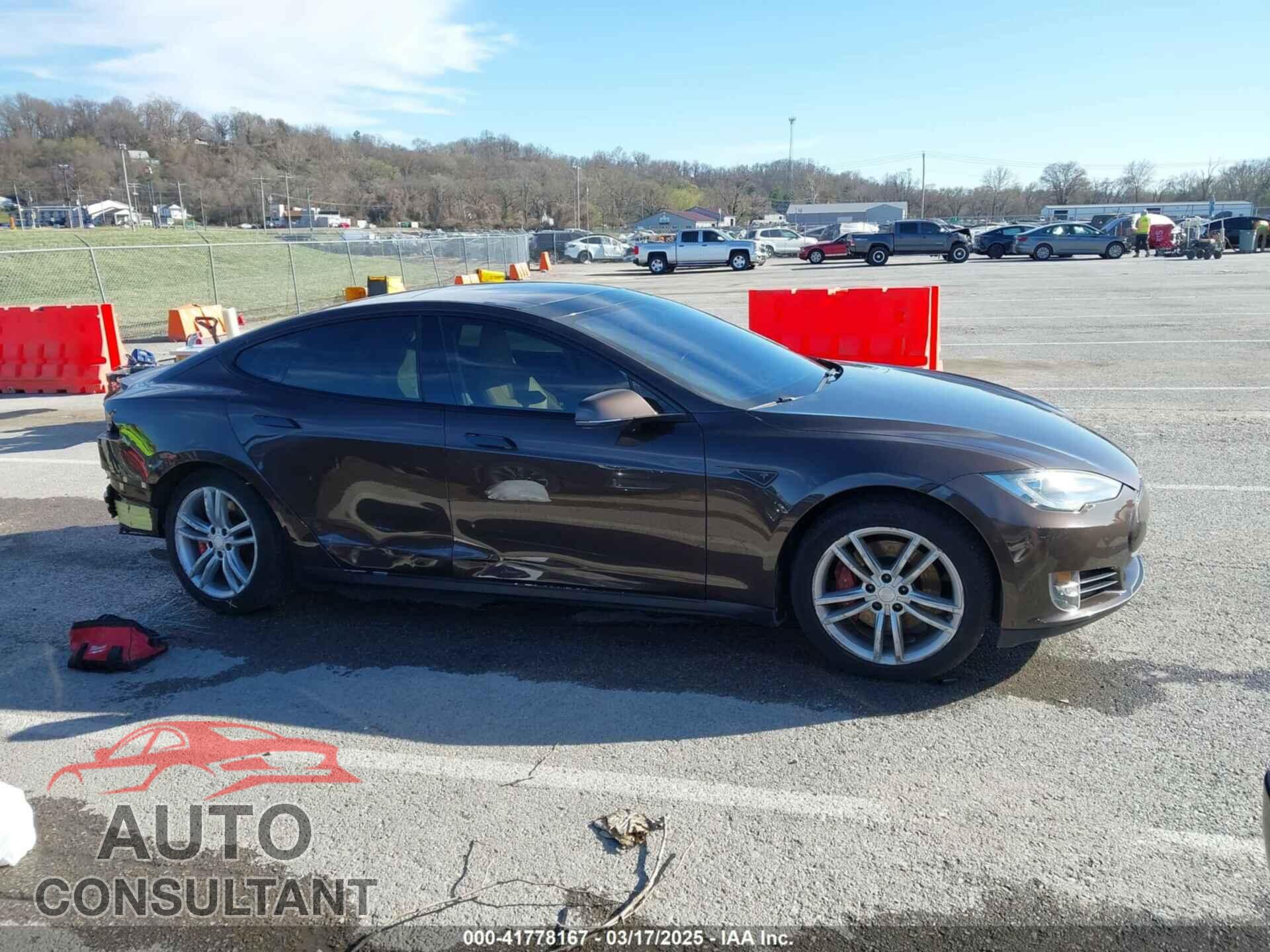TESLA MODEL S 2014 - 5YJSA1H17EFP33275