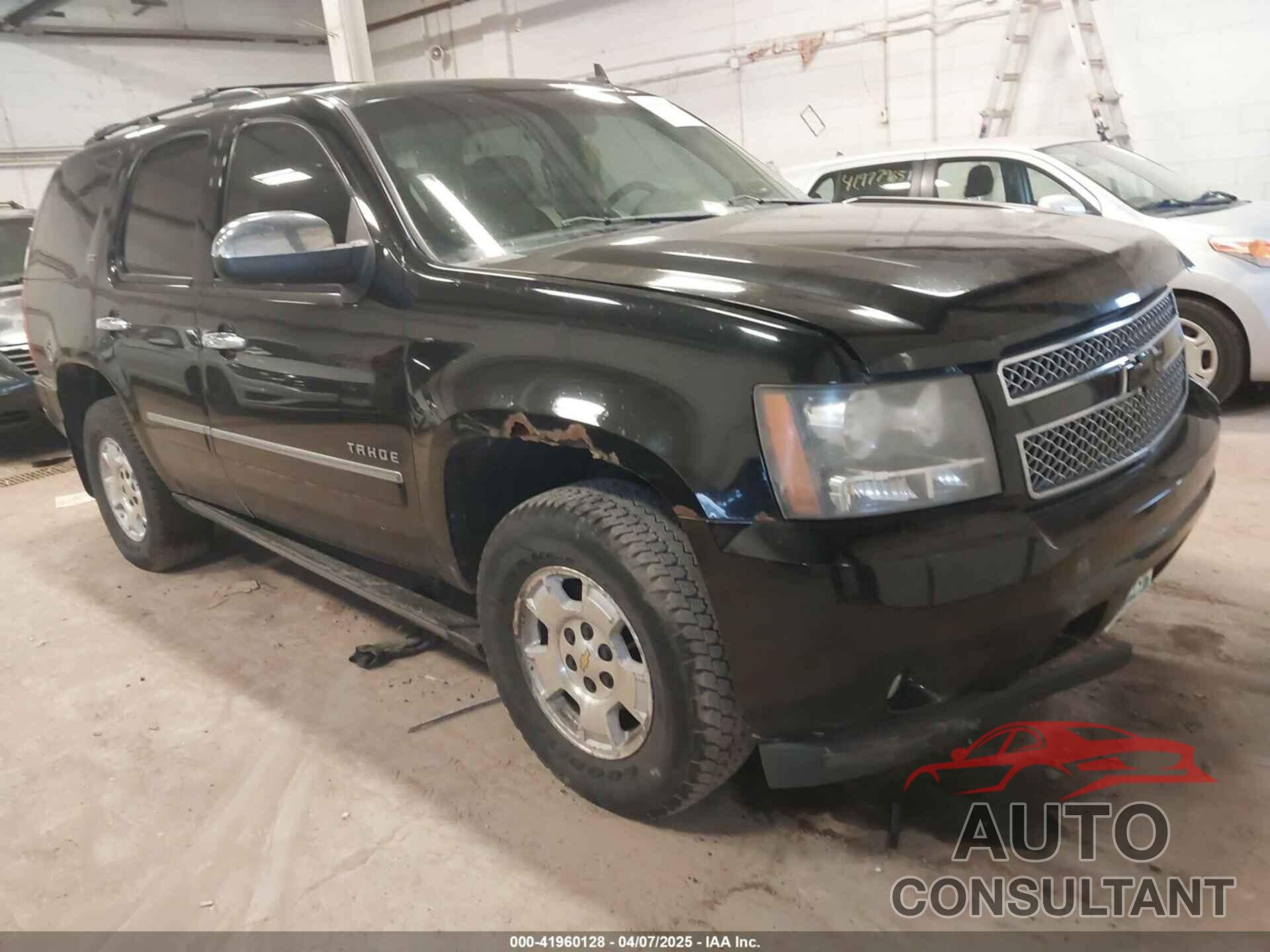 CHEVROLET TAHOE 2011 - 1GNSKCE03BR135475