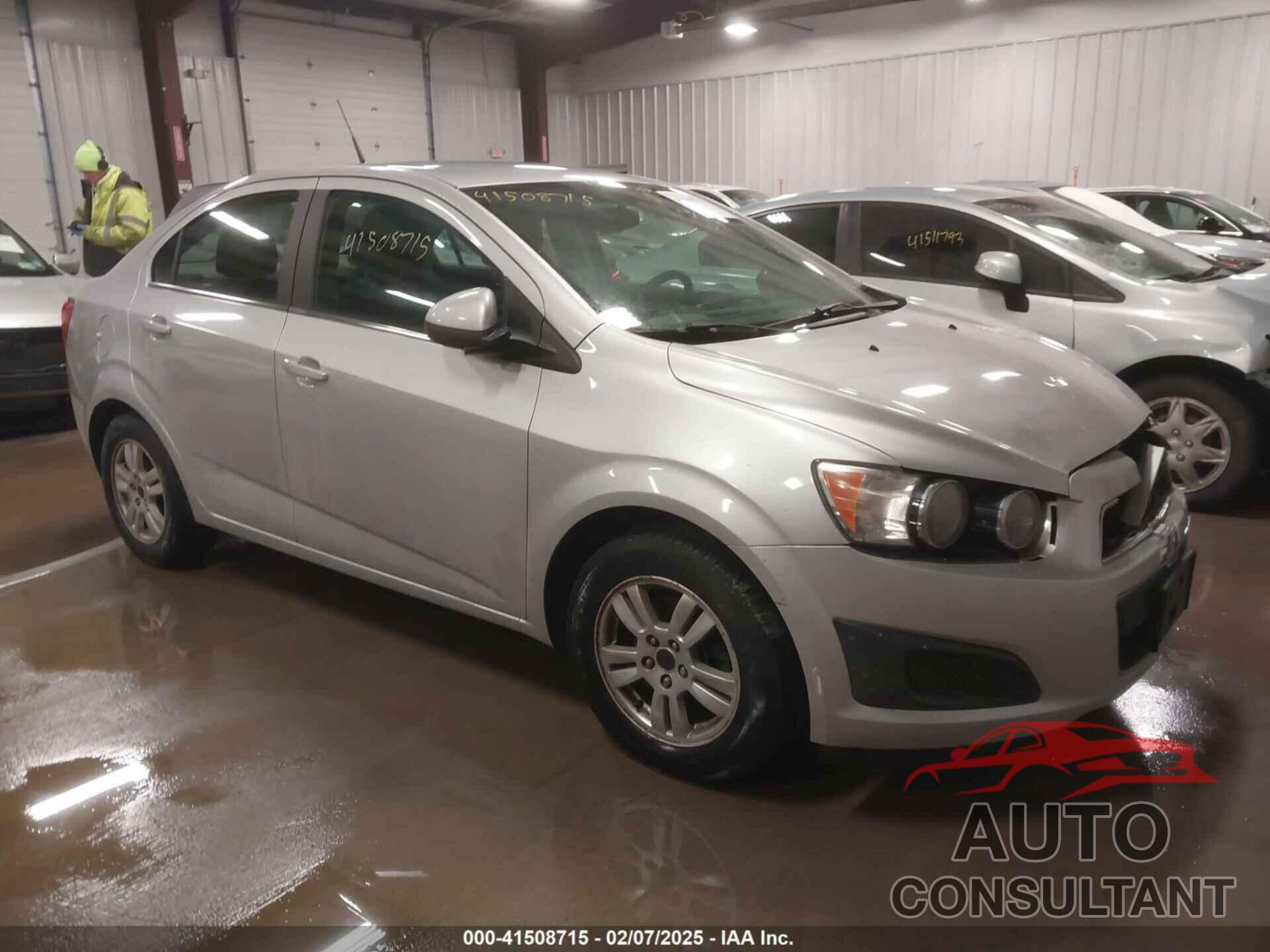 CHEVROLET SONIC 2014 - 1G1JC5SH3E4177095