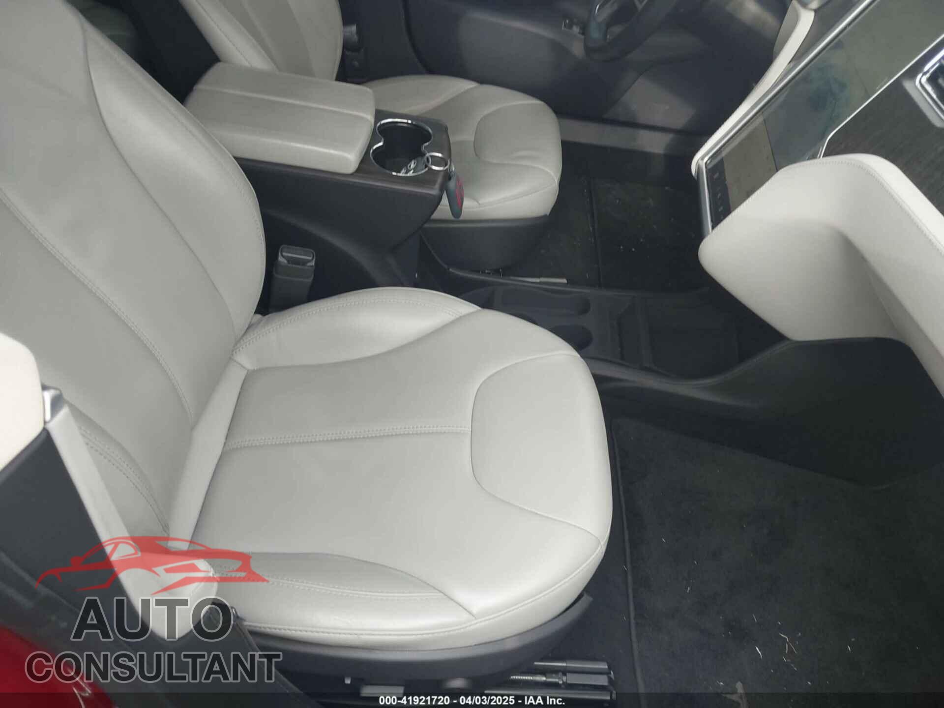 TESLA MODEL S 2013 - 5YJSA1CN1DFP09756