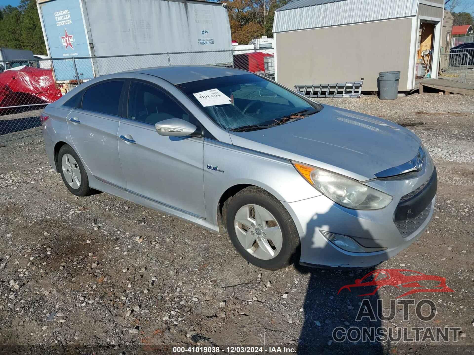 HYUNDAI SONATA HYBRID 2012 - KMHEC4A42CA026597