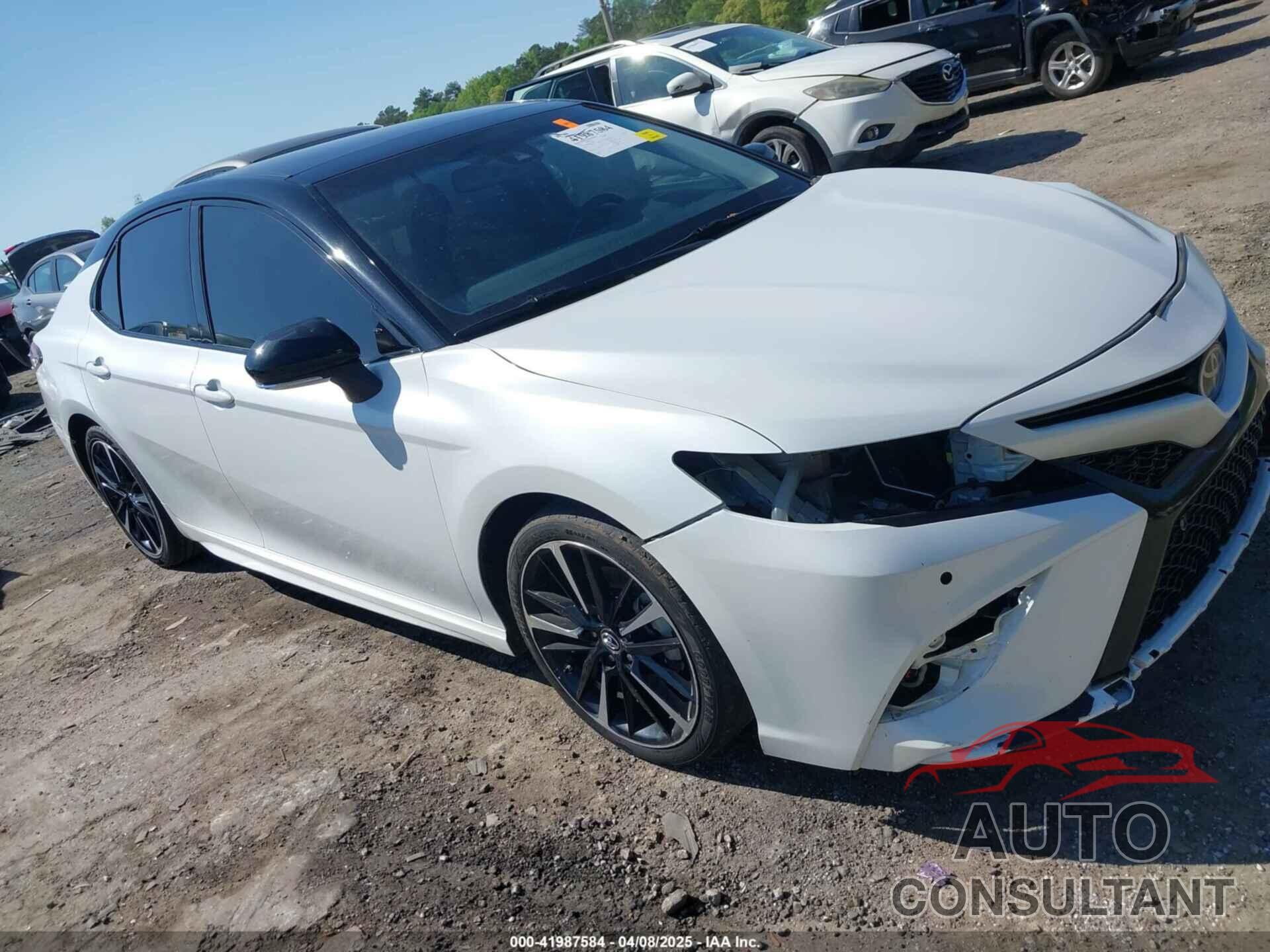 TOYOTA CAMRY 2018 - 4T1B61HK2JU084041