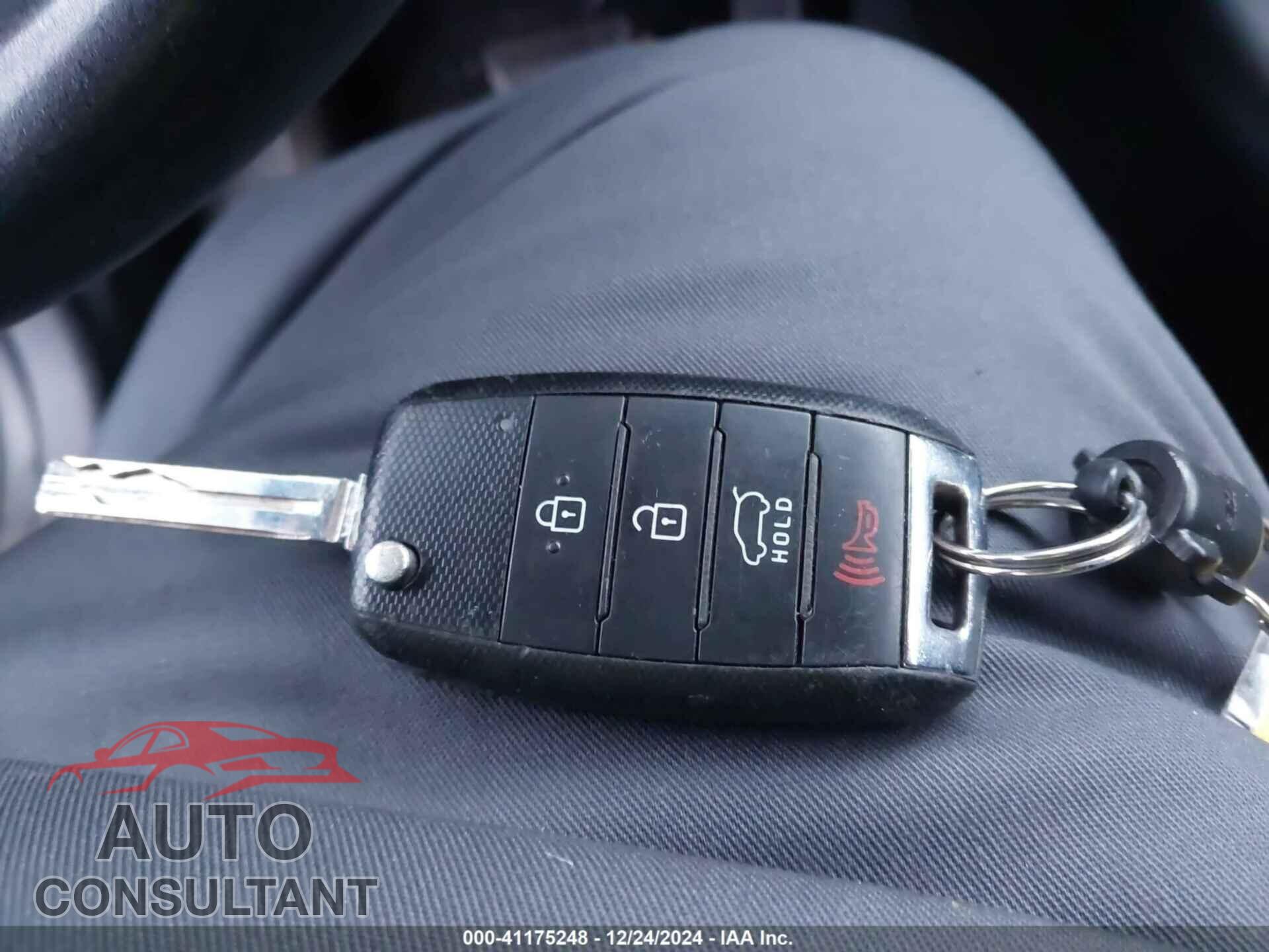 KIA SOUL 2017 - KNDJP3A5XH7428401