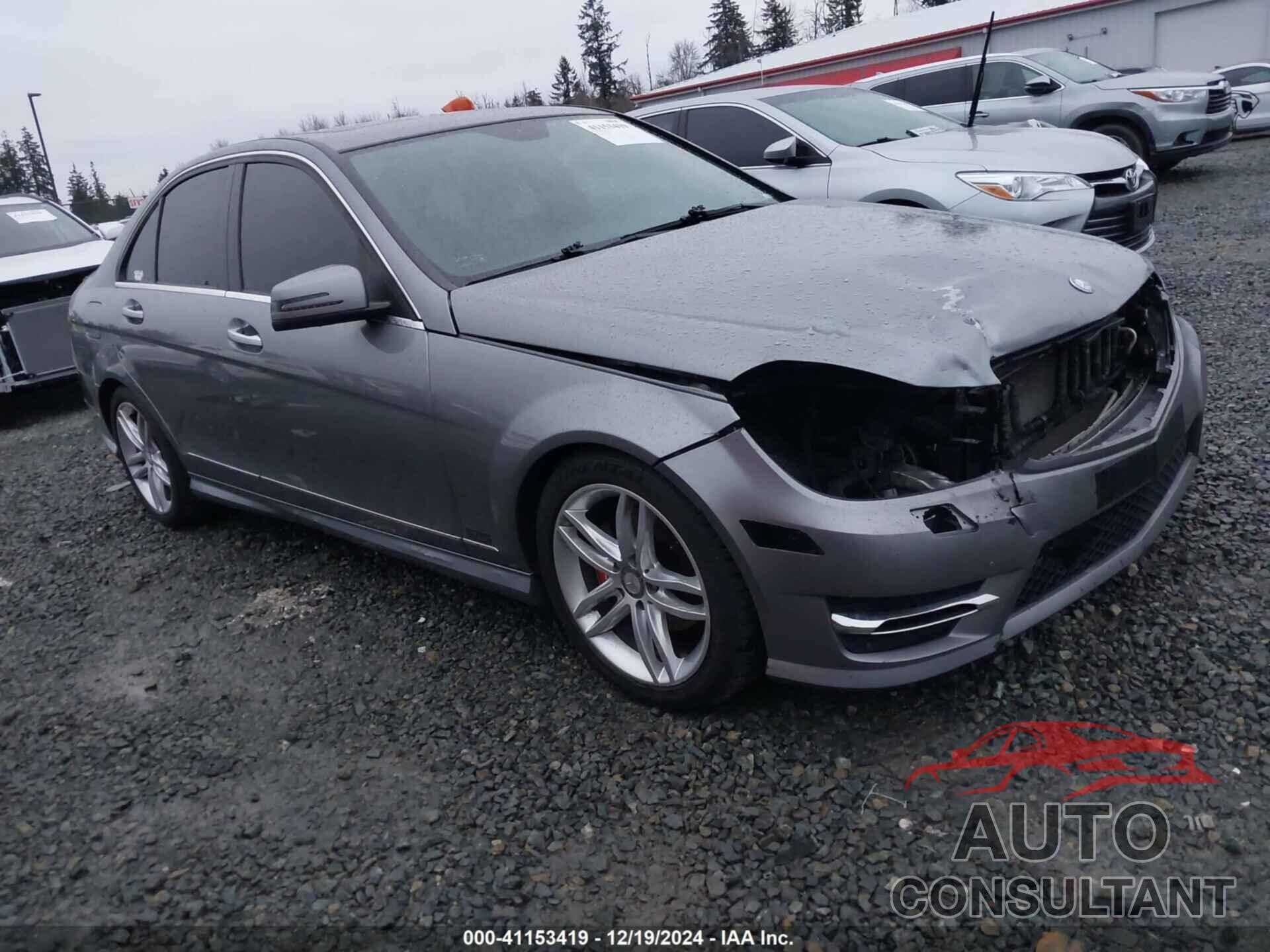 MERCEDES-BENZ C 300 2012 - WDDGF8BB1CR202667