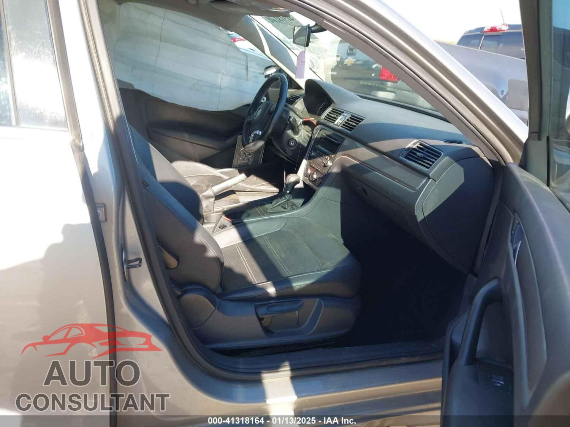 VOLKSWAGEN PASSAT 2014 - 1VWAT7A3XEC034334