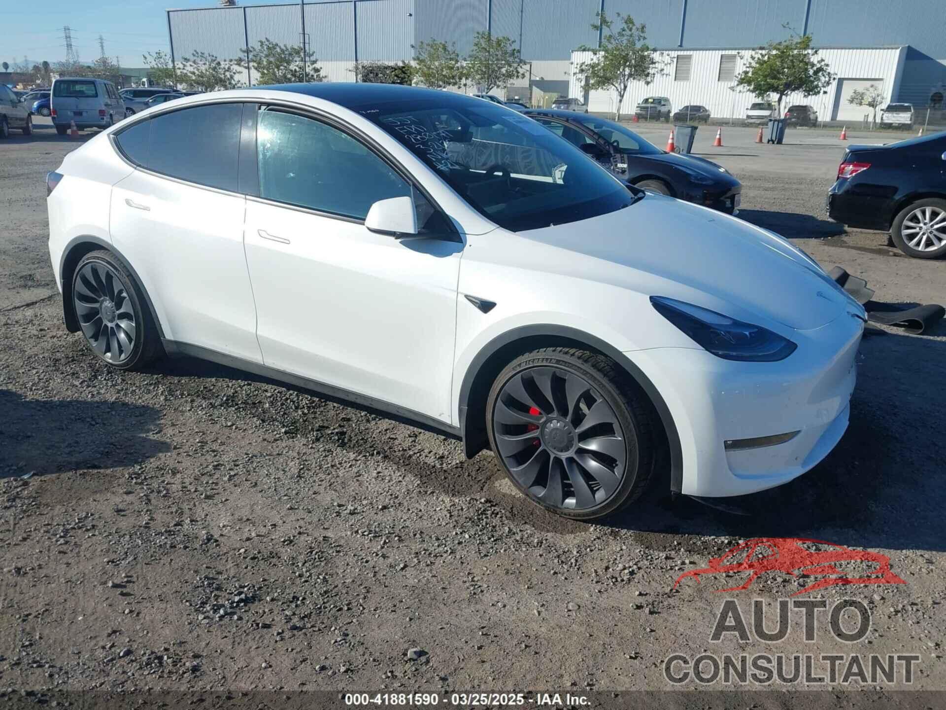 TESLA MODEL Y 2023 - 7SAYGDEF2PF741493