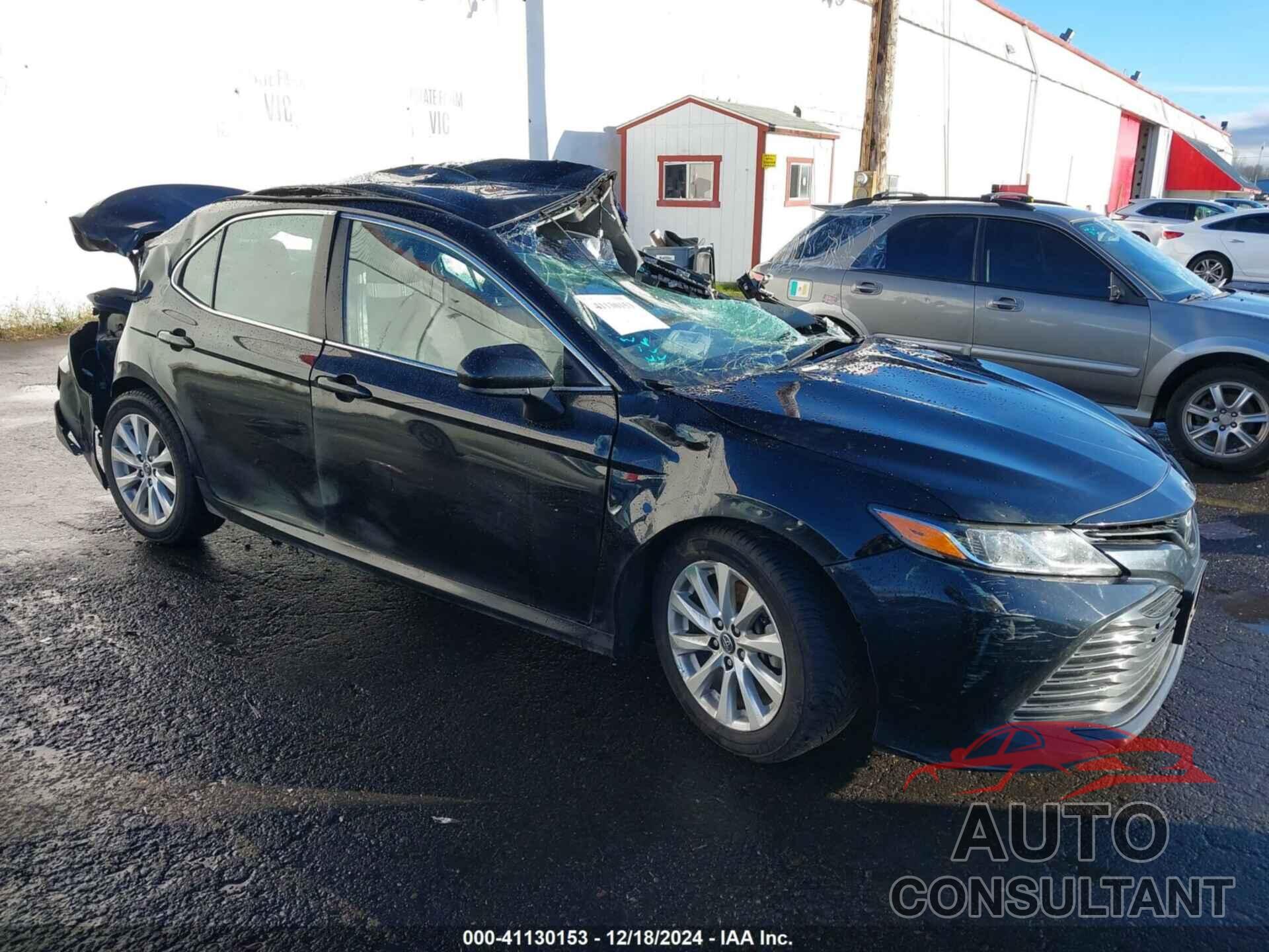 TOYOTA CAMRY 2018 - 4T1B11HK8JU090229