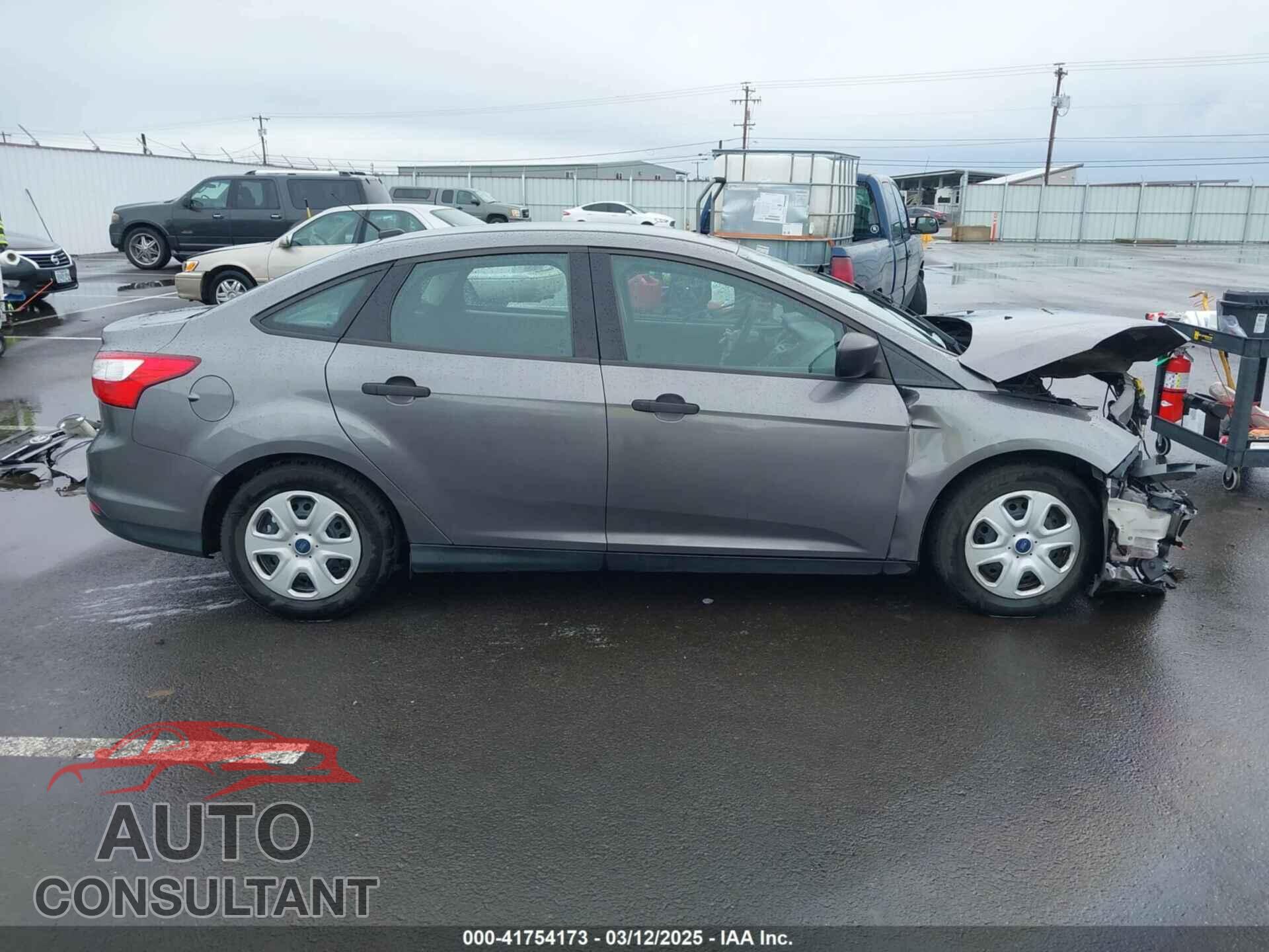 FORD FOCUS 2014 - 1FADP3E24EL211433