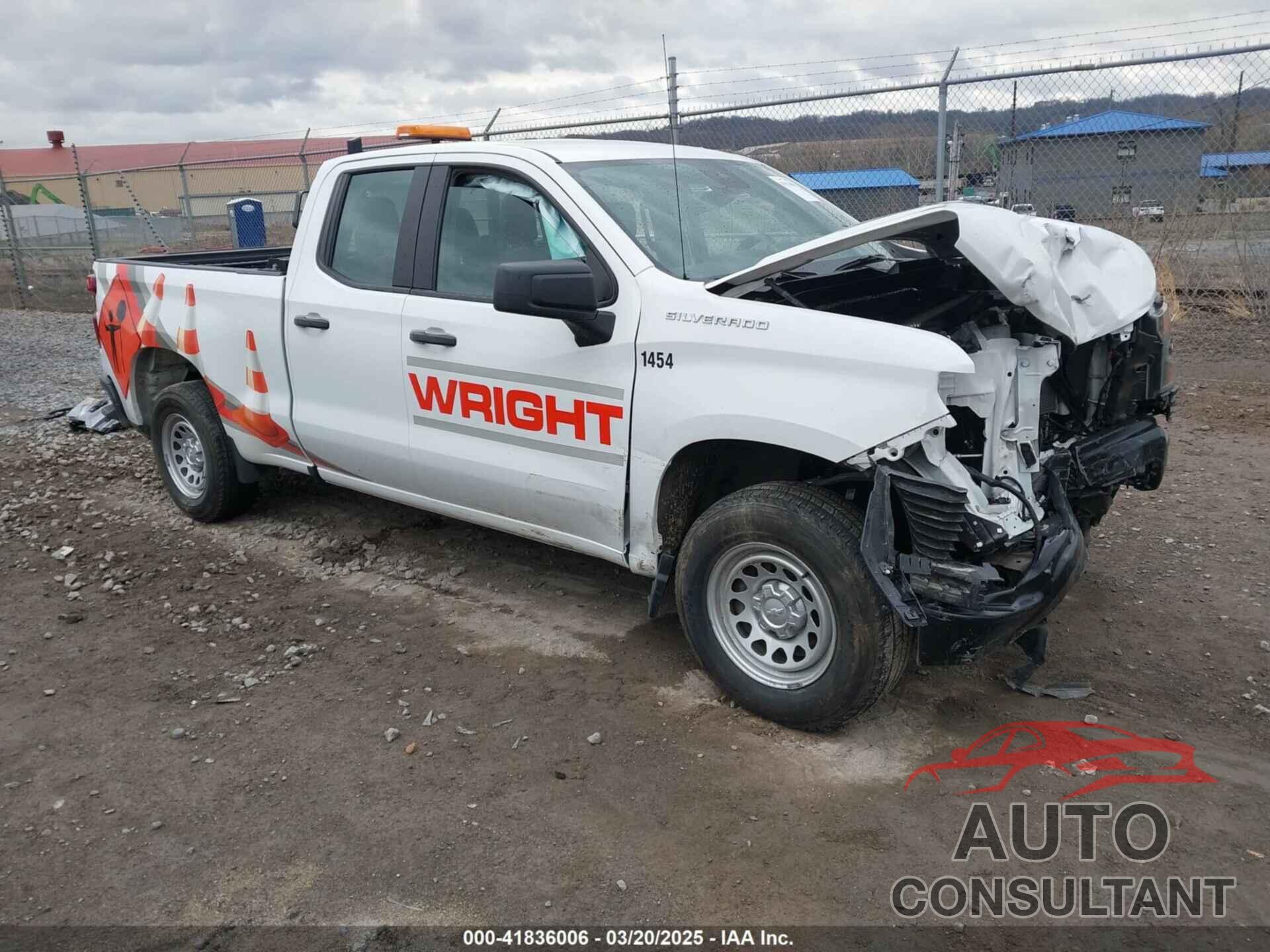 CHEVROLET SILVERADO 1500 2023 - 1GCRAAEK2PZ120165