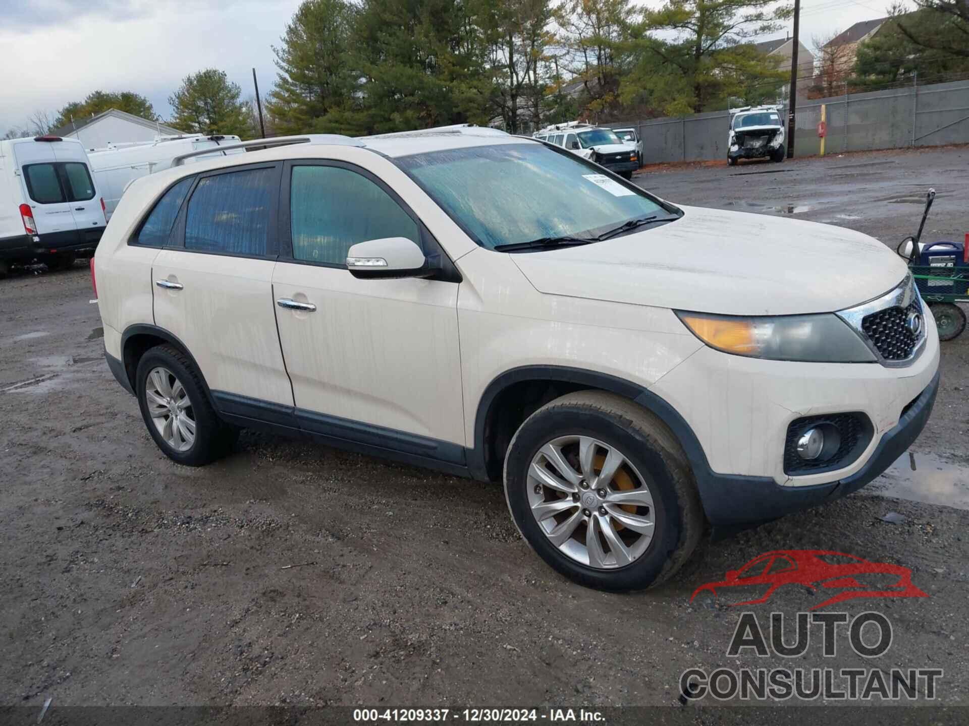 KIA SORENTO 2011 - 5XYKU4A13BG003130