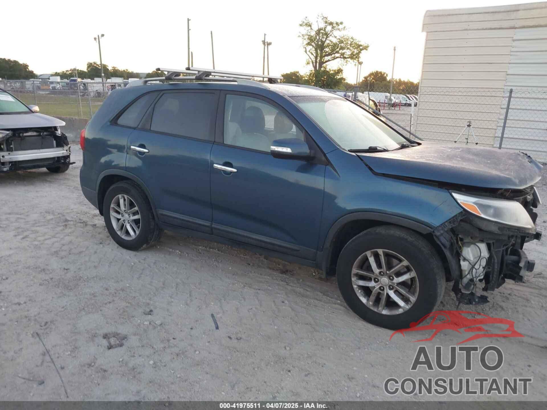KIA SORENTO 2015 - 5XYKT4A67FG600933