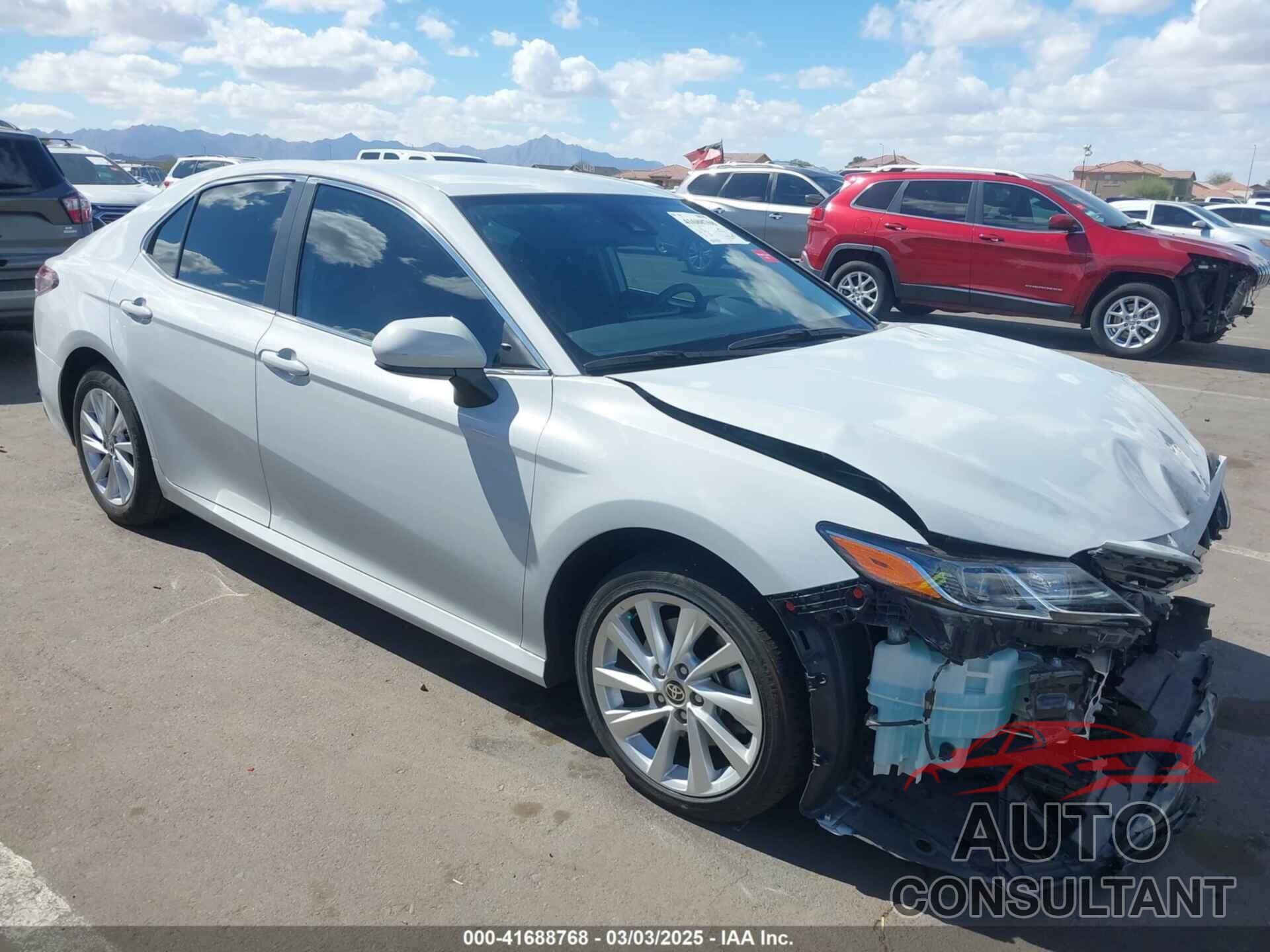 TOYOTA CAMRY 2022 - 4T1C11AK7NU020936