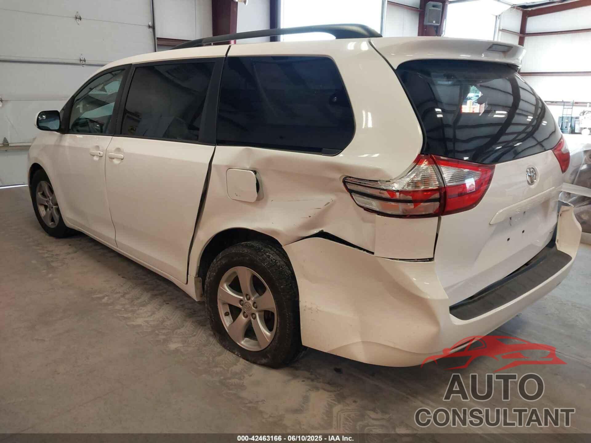 TOYOTA SIENNA 2017 - 5TDKZ3DC1HS825297