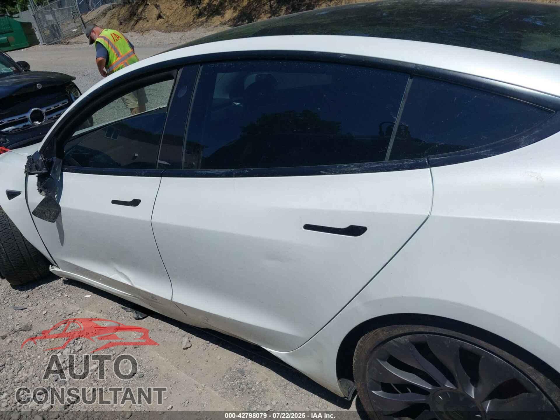 TESLA MODEL 3 2021 - 5YJ3E1EC7MF020468