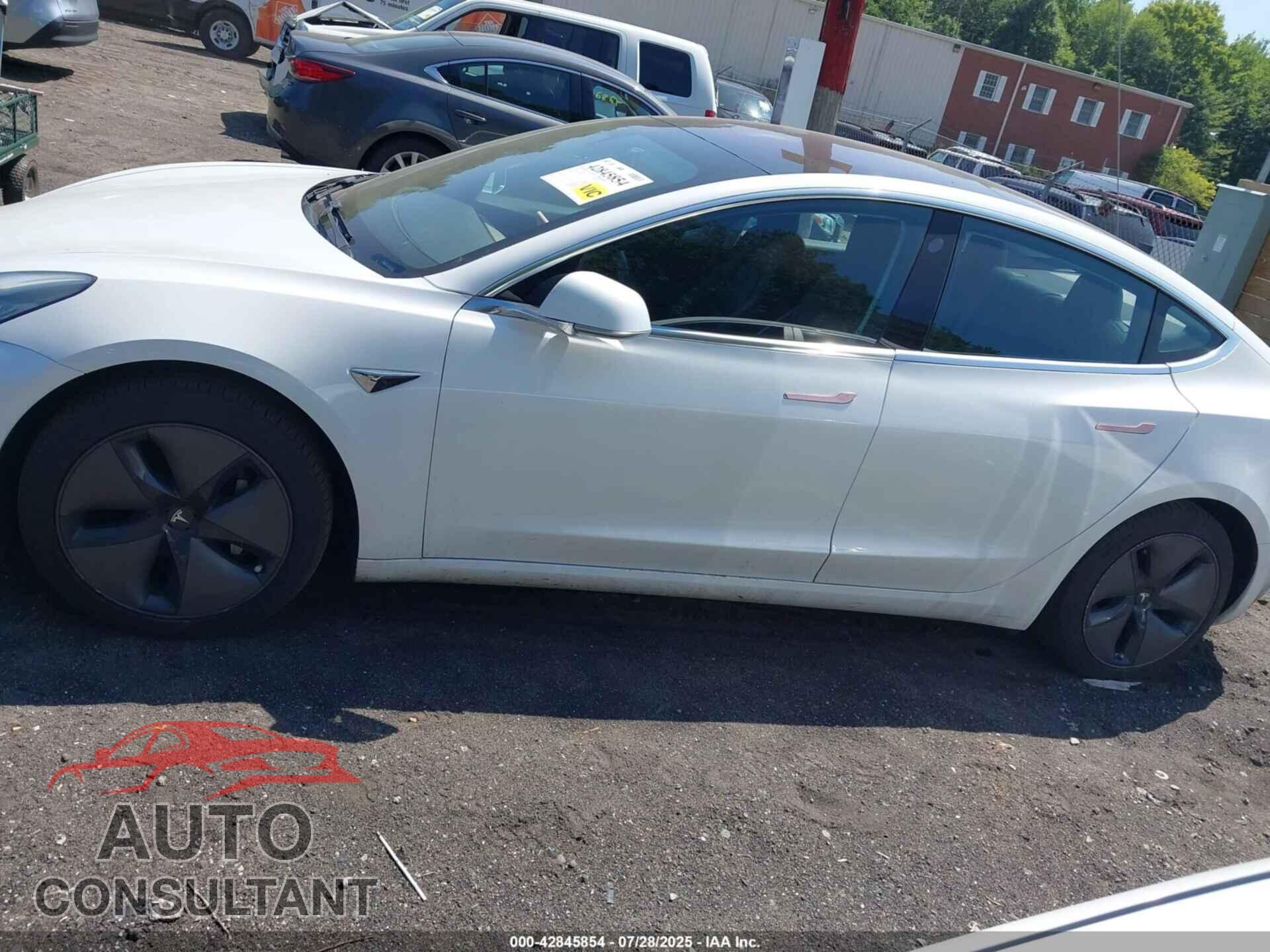 TESLA MODEL 3 2018 - 5YJ3E1EA3JF019635