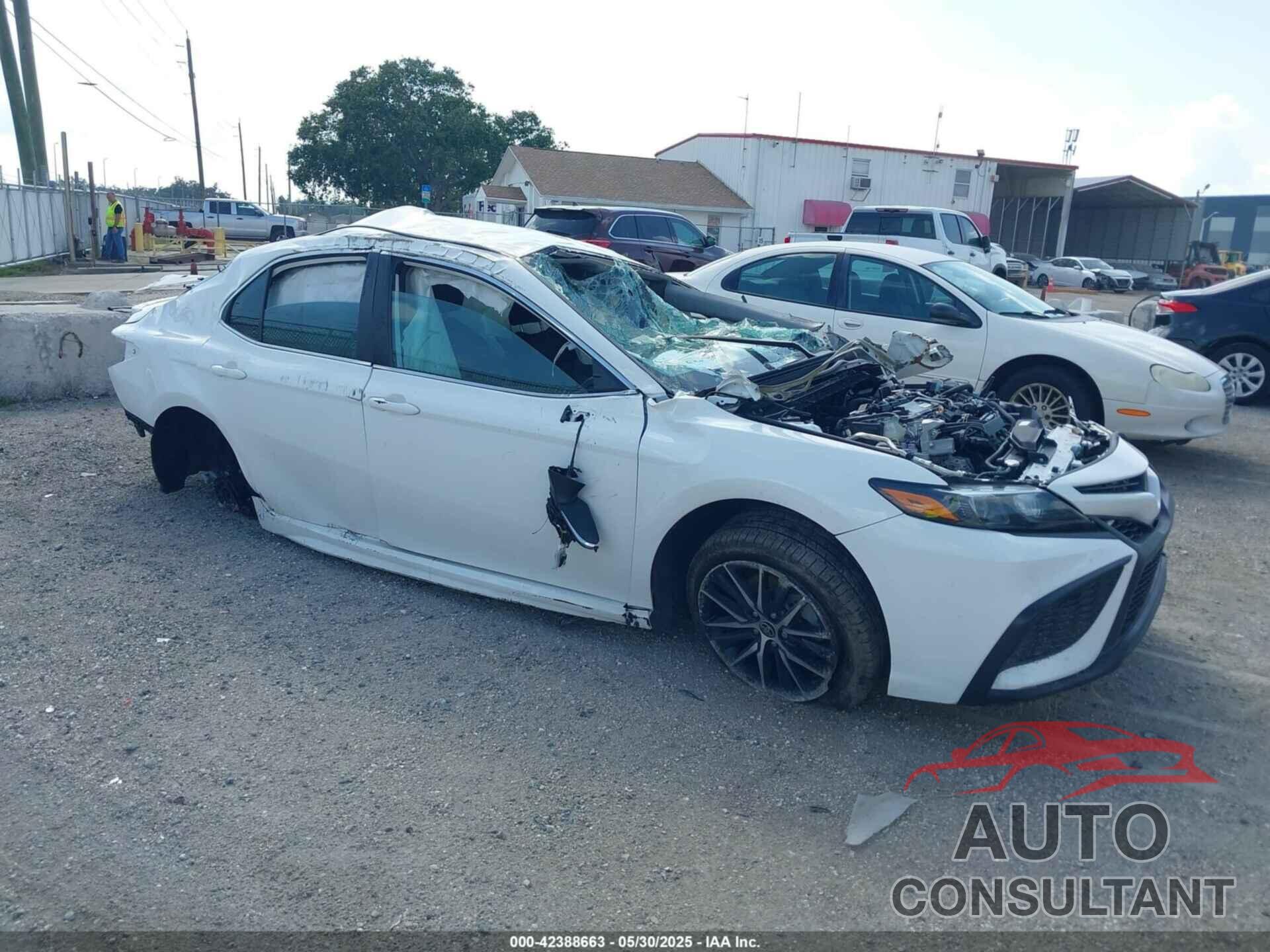 TOYOTA CAMRY 2022 - 4T1G11AK8NU621631