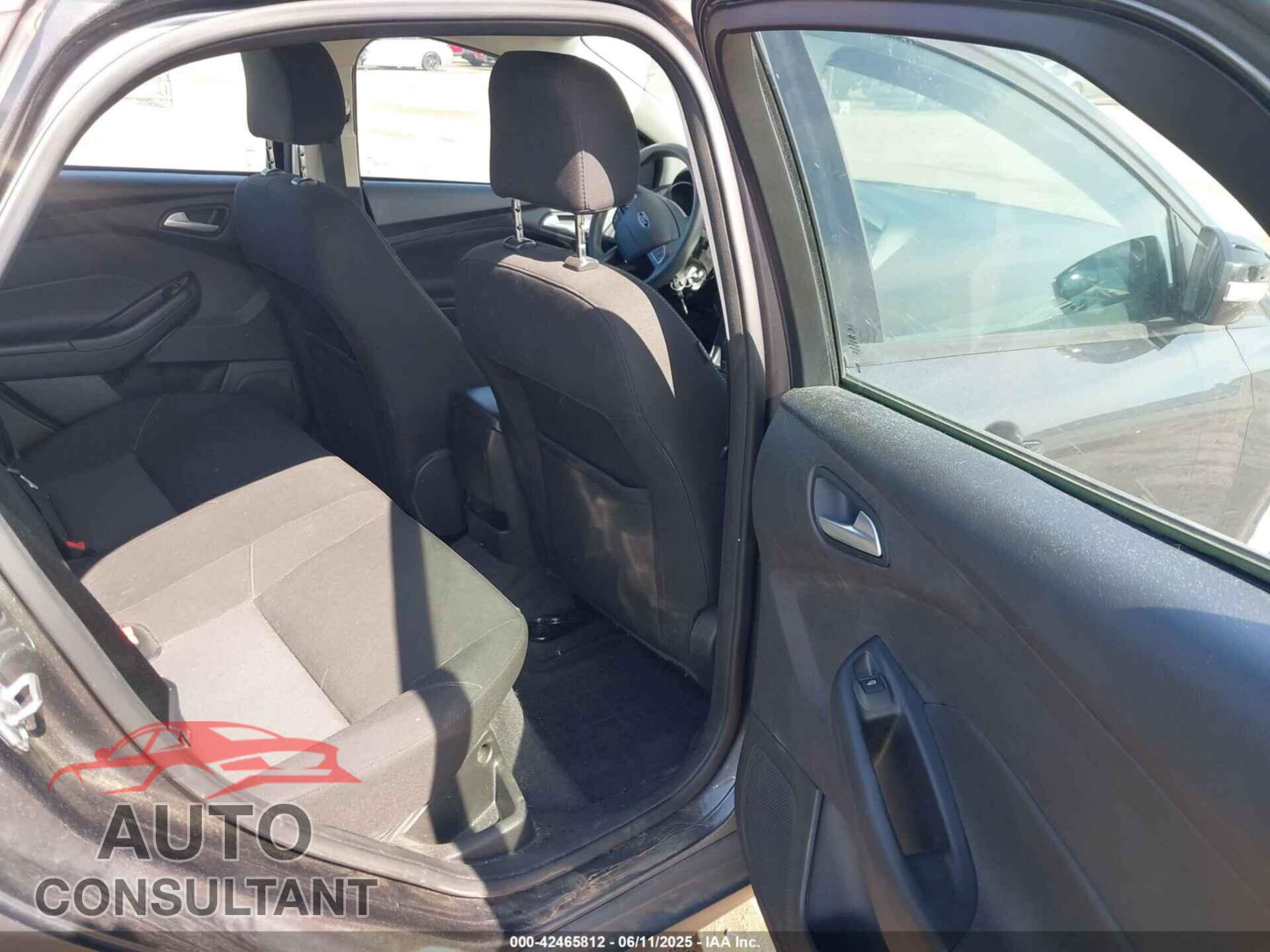 FORD FOCUS 2017 - 1FADP3F22HL235085
